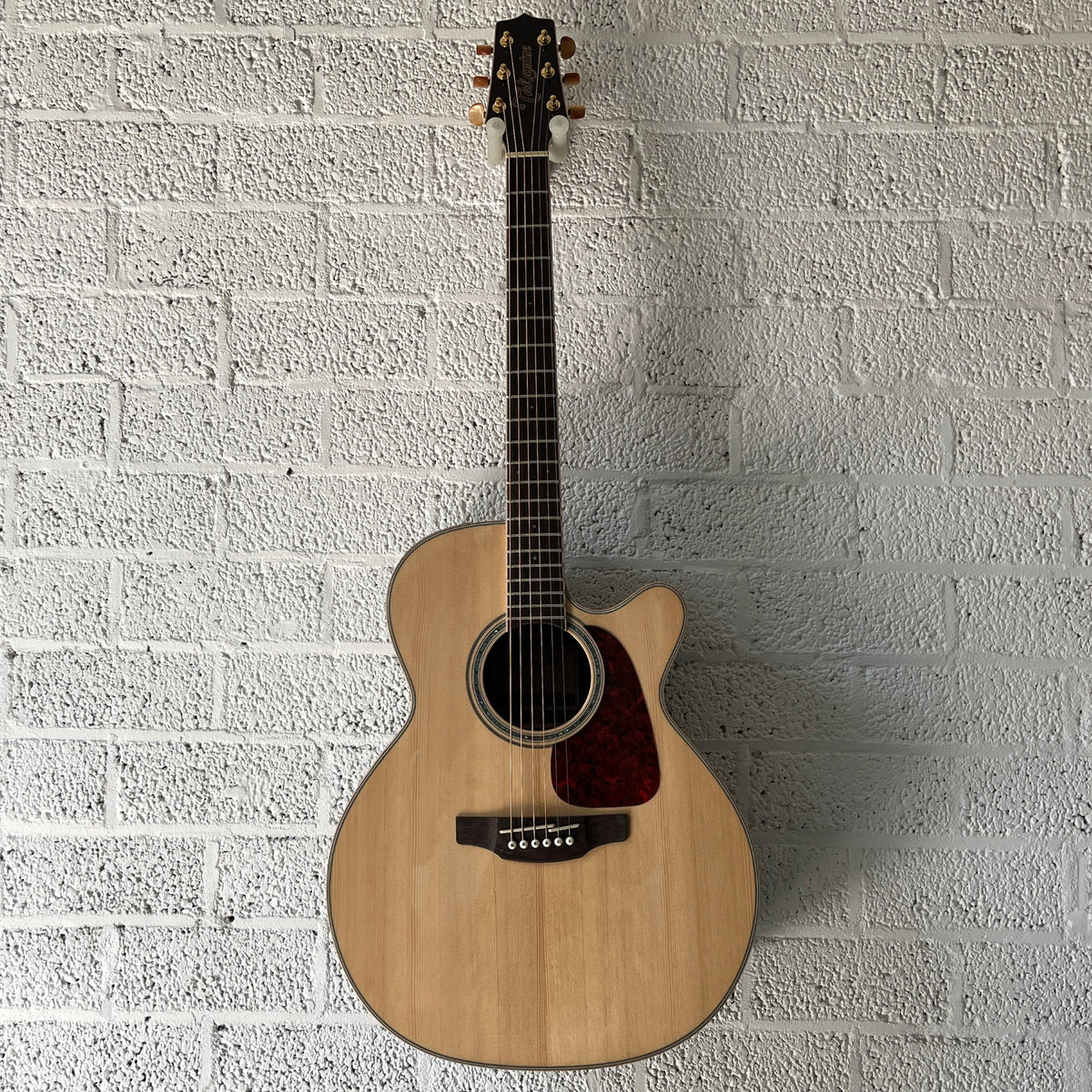 takamine gn71cenat auditorium guitar