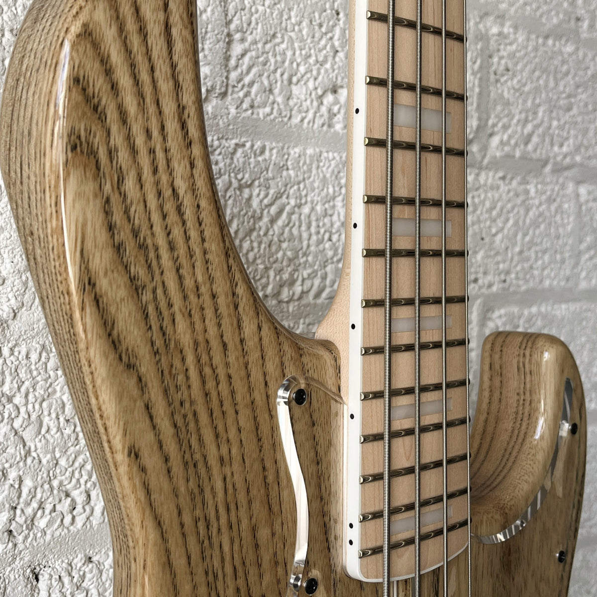 atelier z beta4 natural black line fretboard