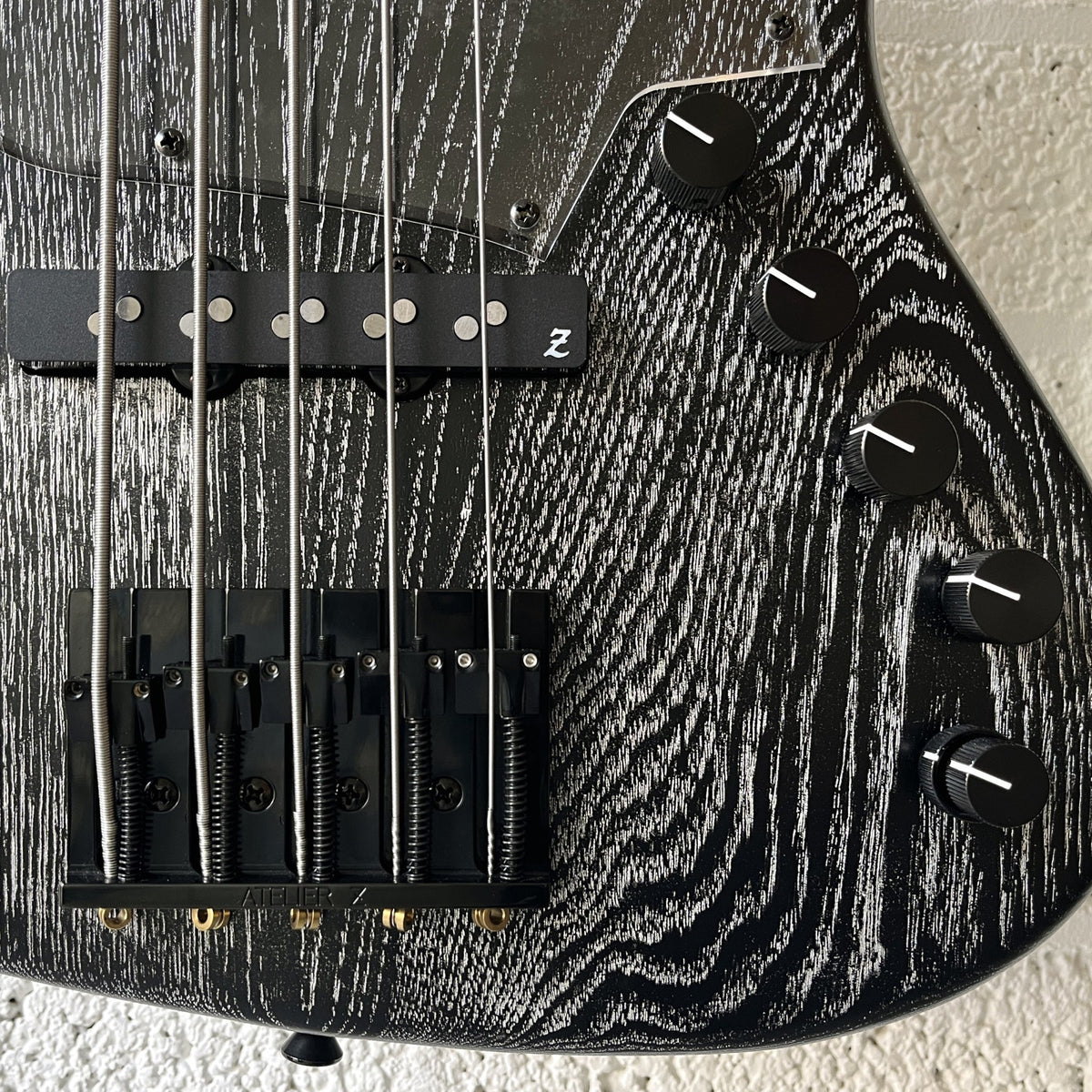 atelier z beta5 custom black silver line controls