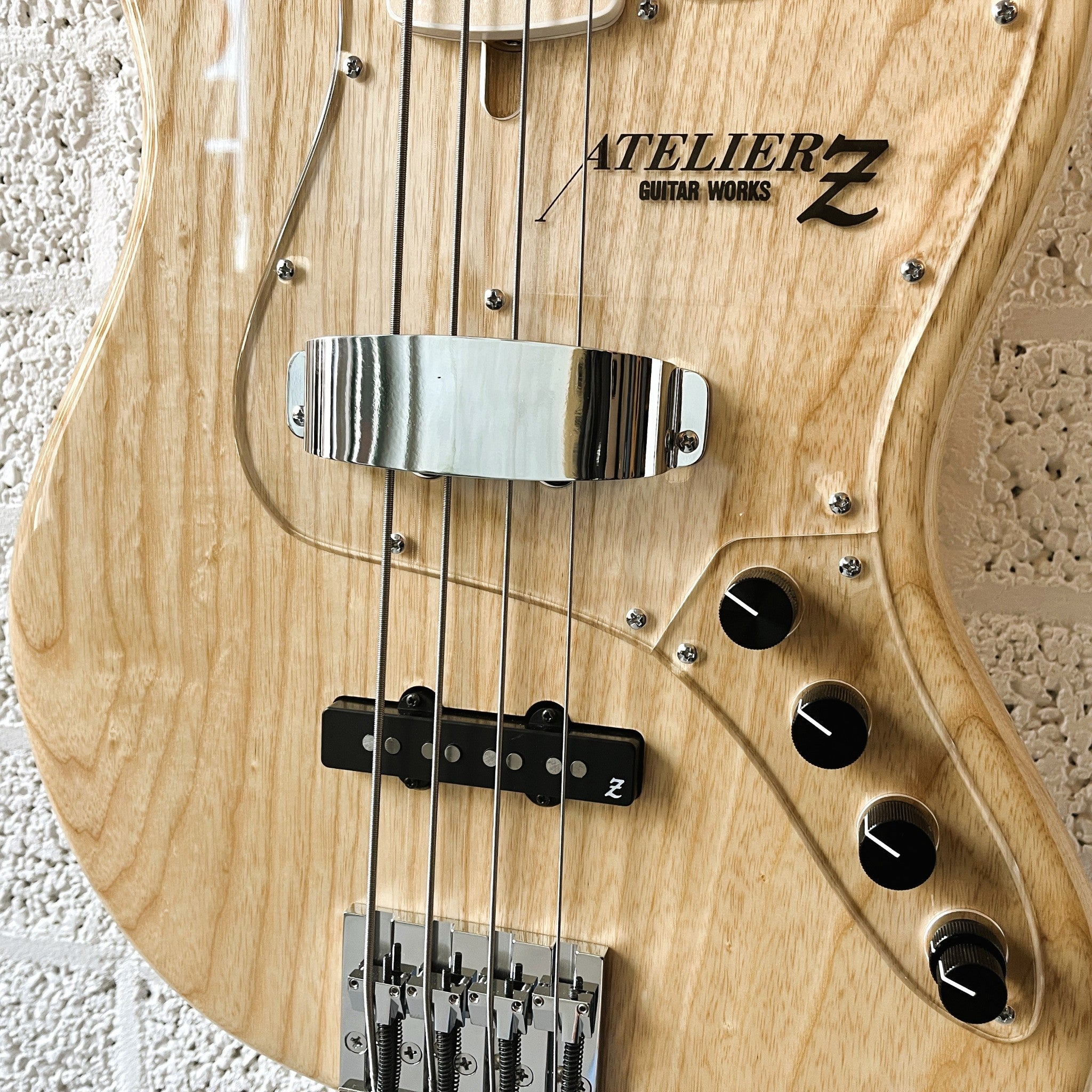 Atelier Z M245 Natural – 4-String Bass w/ Bartolini XTCT – Made in