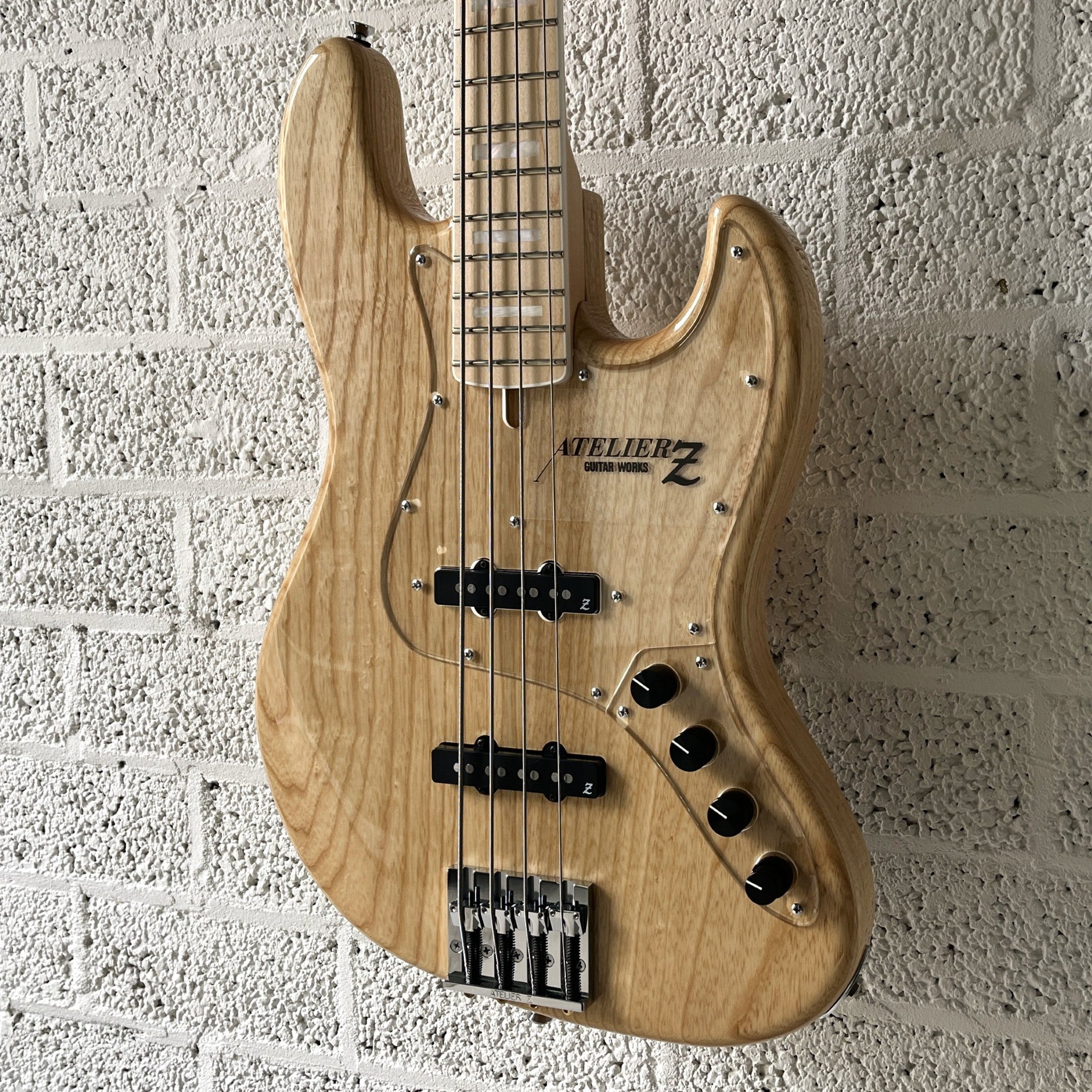 Atelier Z M245 Natural – 4-Saiter Bass mit Bartolini XTCT – Made