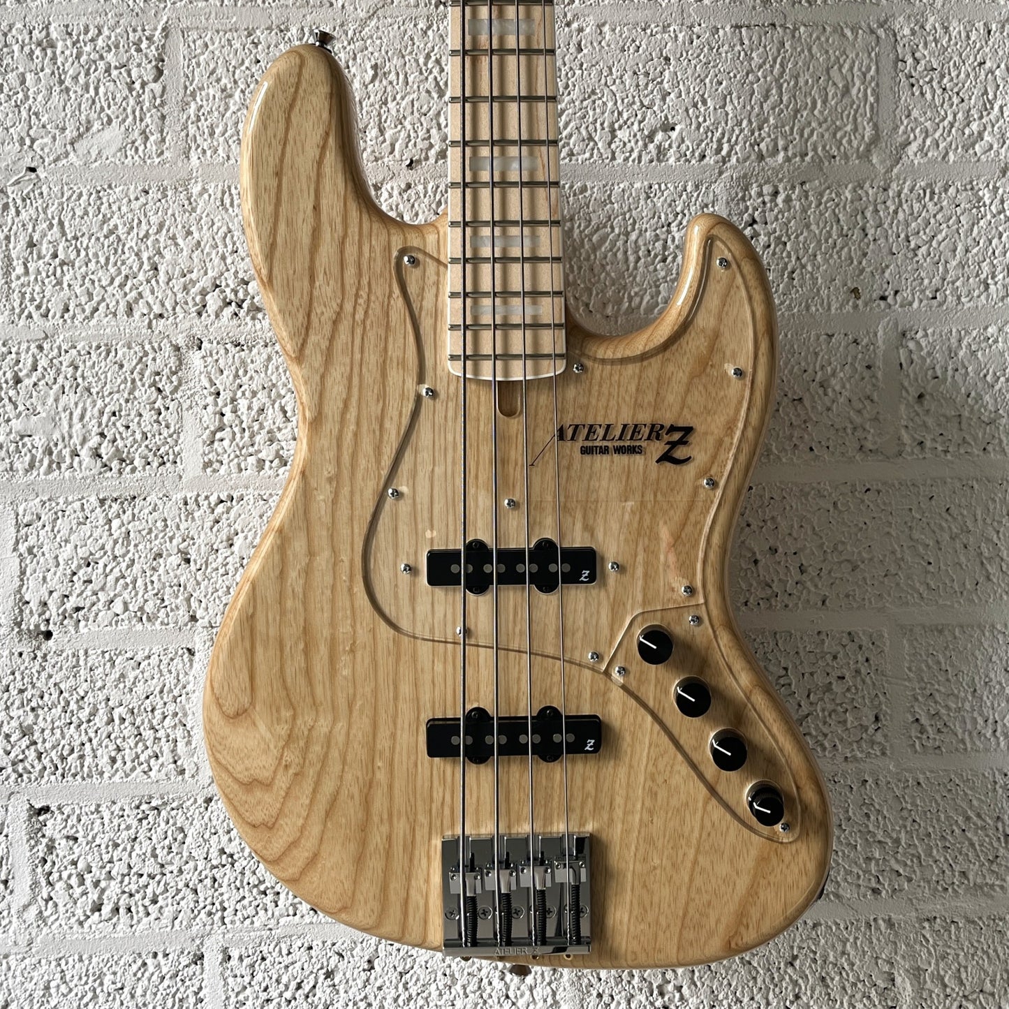 atelier z m245 natural hand-built japanese 4-string active bass pickup cover removed body closeup