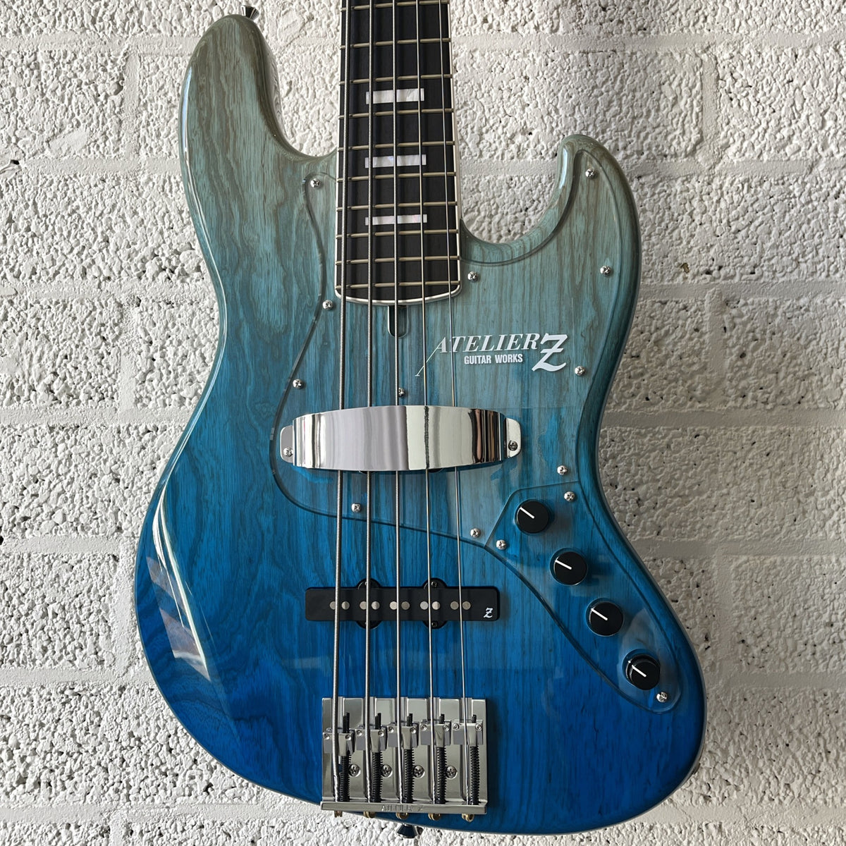 atelier z m265 19p custom fade blue body closeup