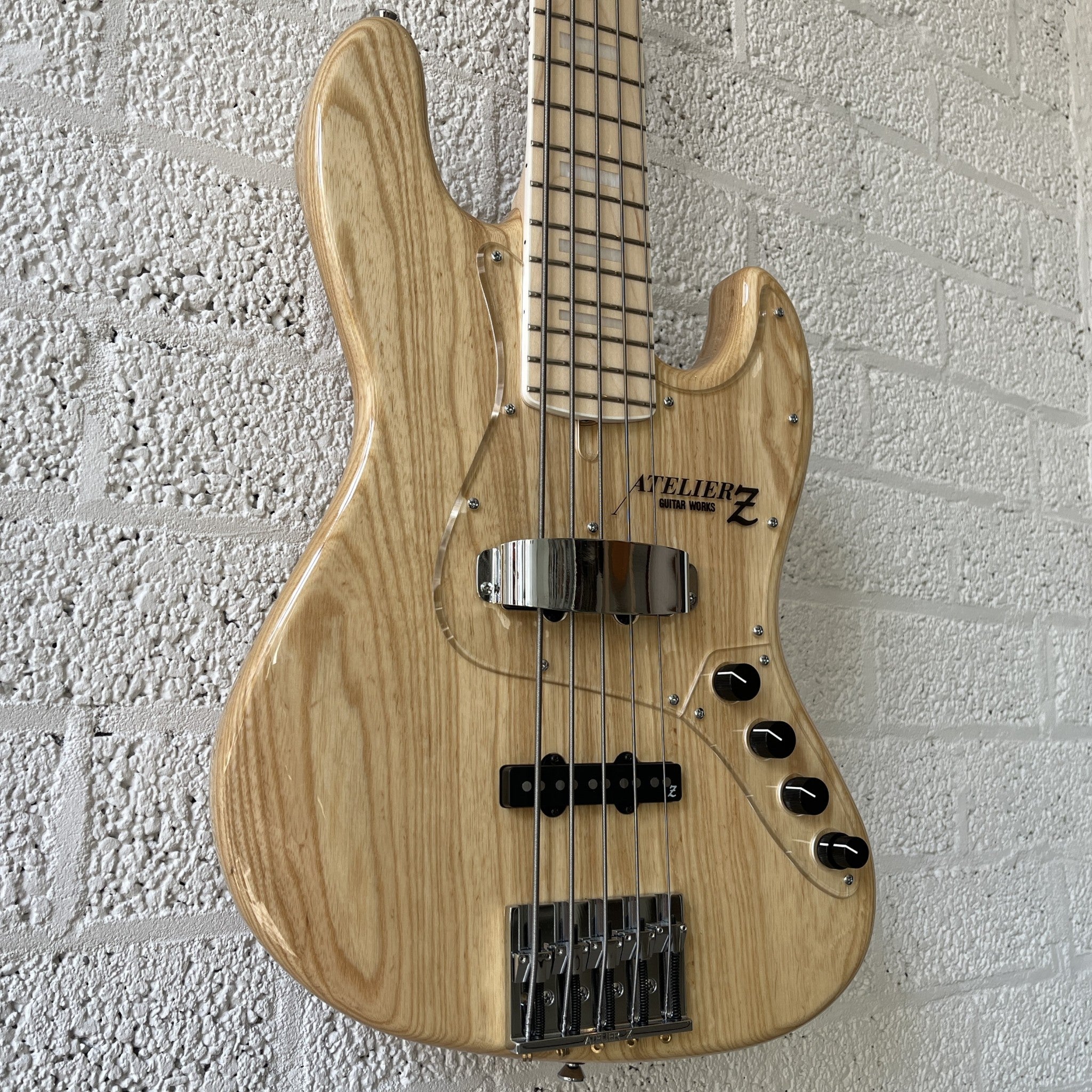 Atelier Z M265 Natural – 5-snarige bas met Bartolini XTCT – Made