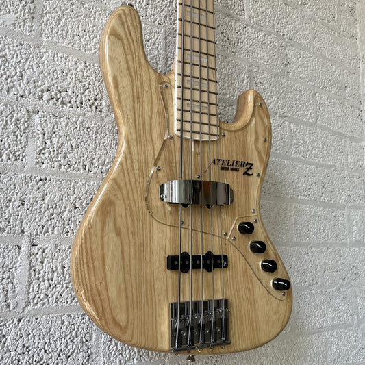 atelier z m265 natural hand-built japanese 5-string active bass body closeup left