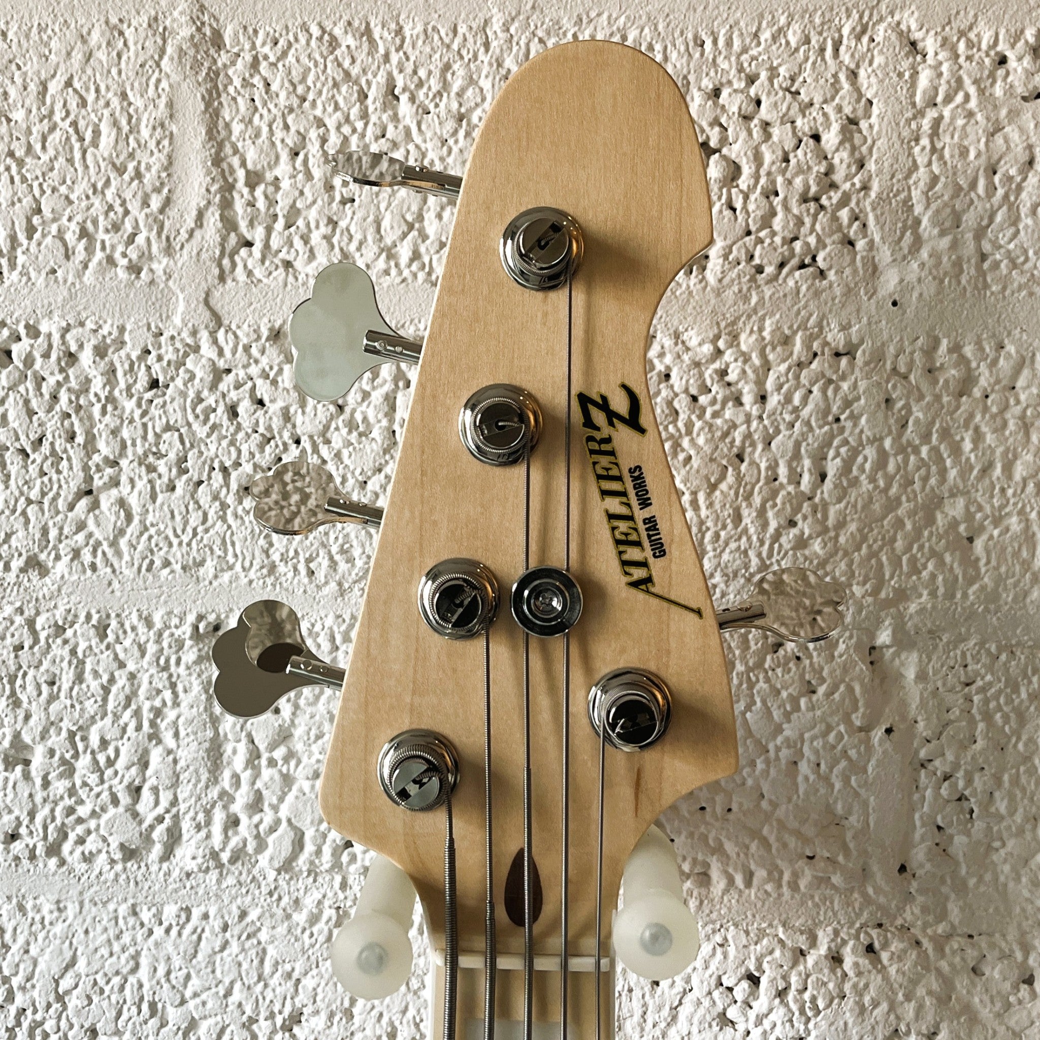 Atelier Z M265 Natural – 5-snarige bas met Bartolini XTCT – Made