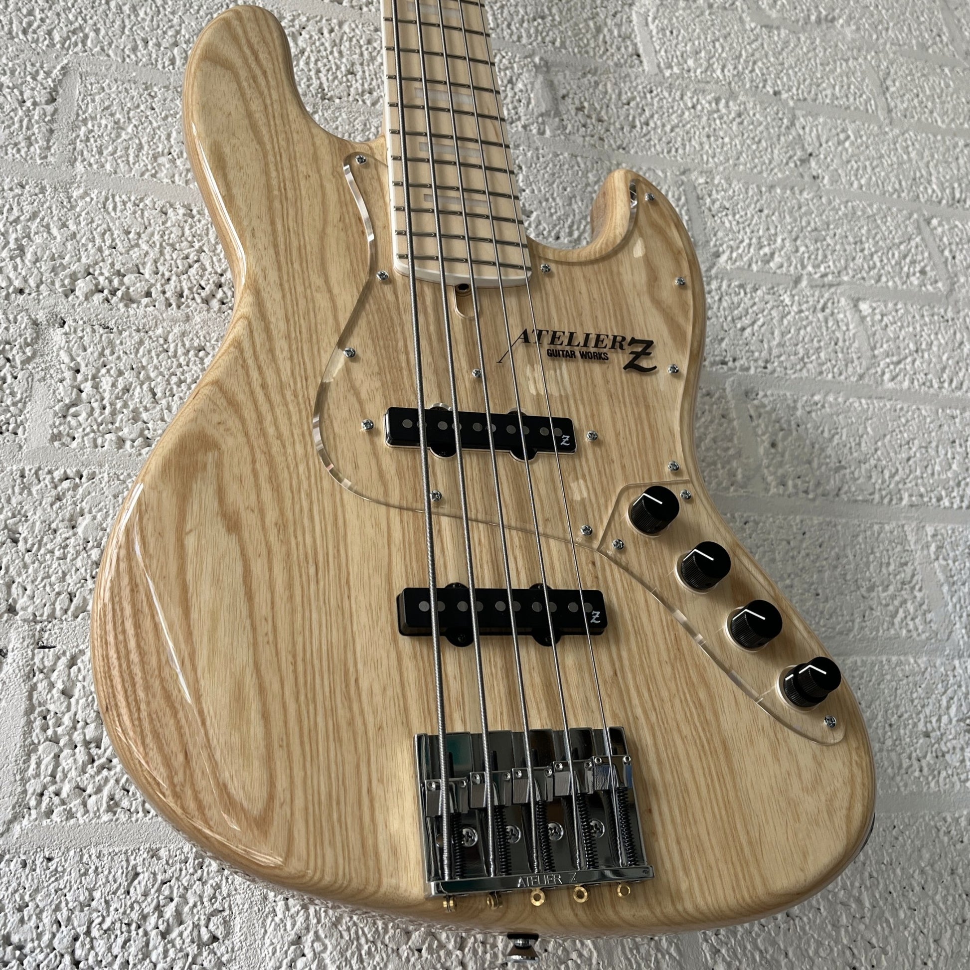 atelier z m265 natural hand-built japanese 5-string active bass pickup cover removed body low angle