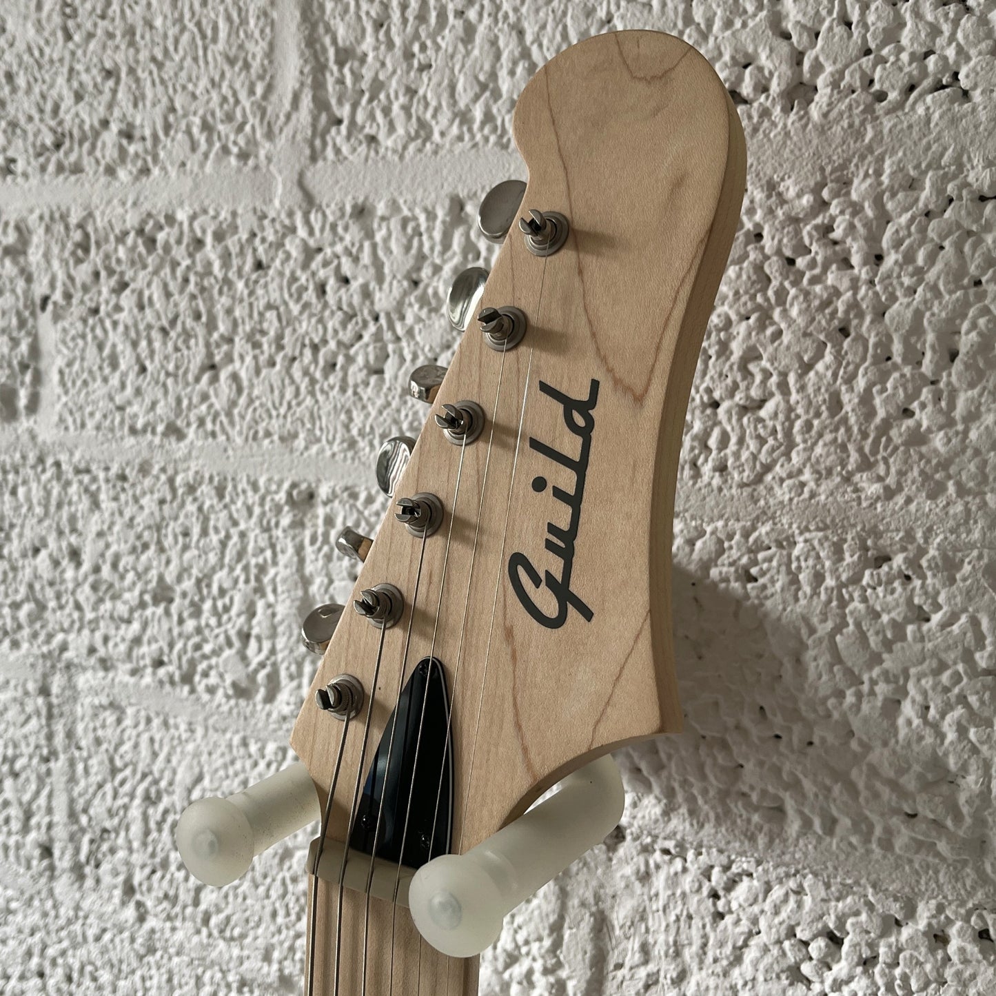 guild surfliner hh electric guitar canyon dusk headstock