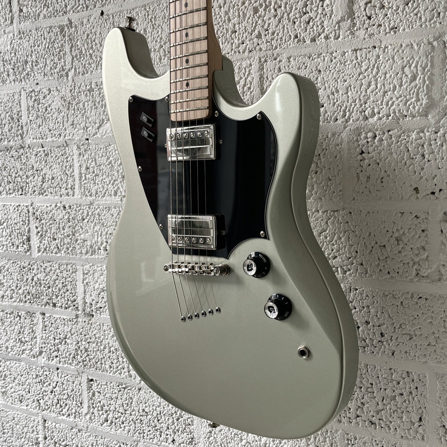 guild surfliner hh electric guitar shoreline mist body angled
