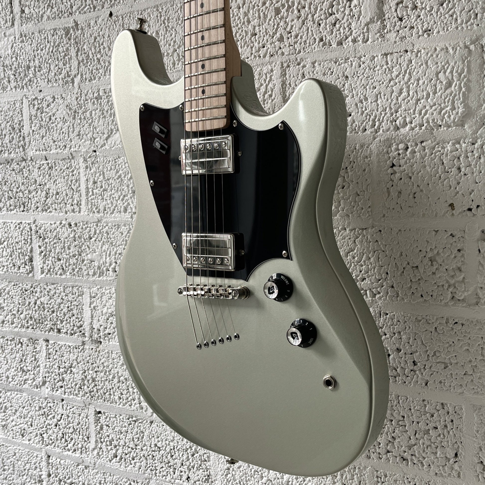 guild surfliner hh electric guitar shoreline mist body angled