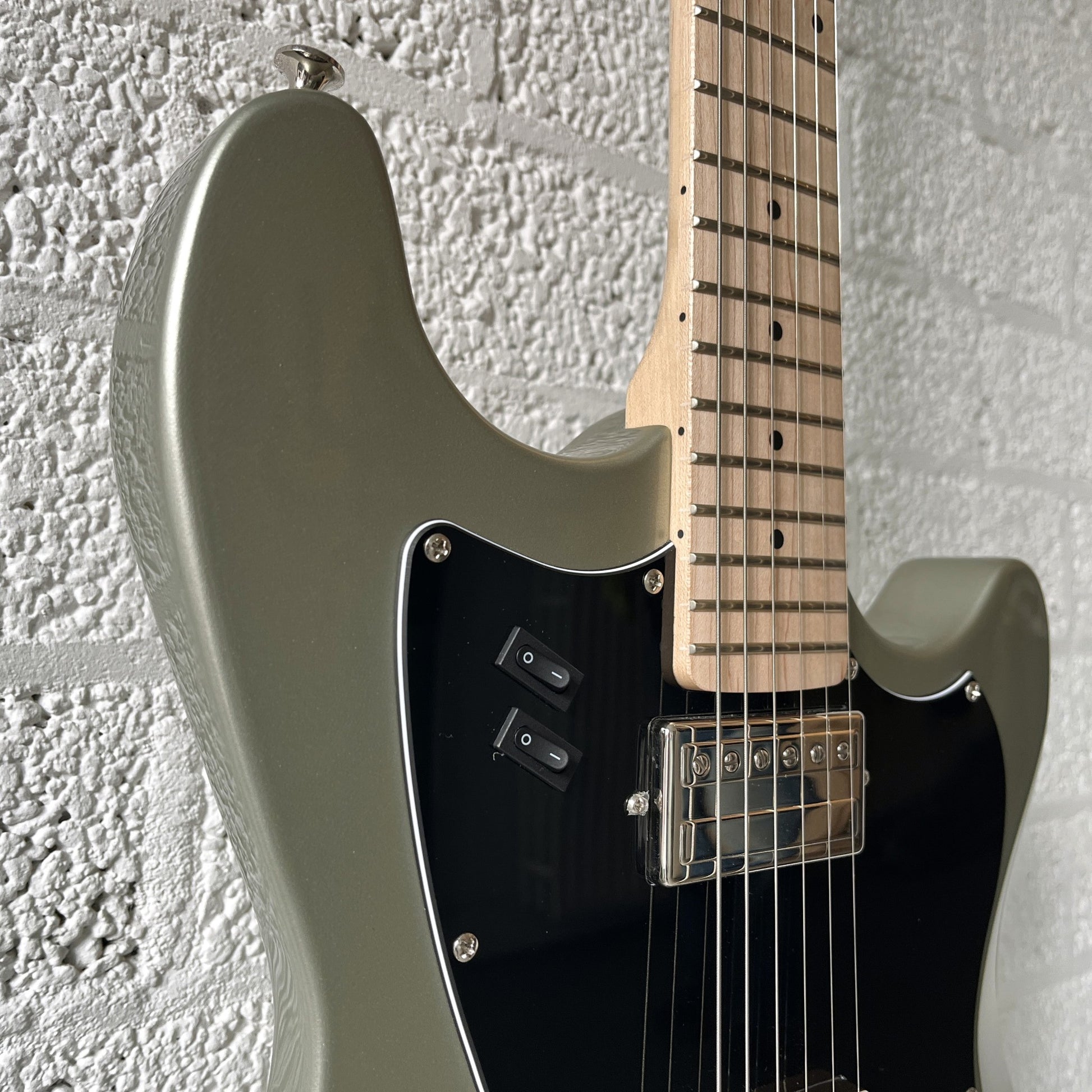 guild surfliner hh electric guitar shoreline mist fretboard