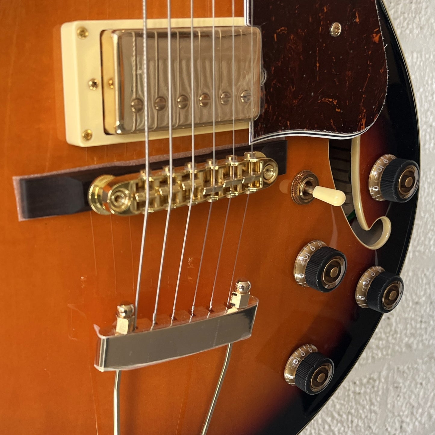 ibanez ag75g brown sunburst hollow body electric guitar pickup bridge tailpiece