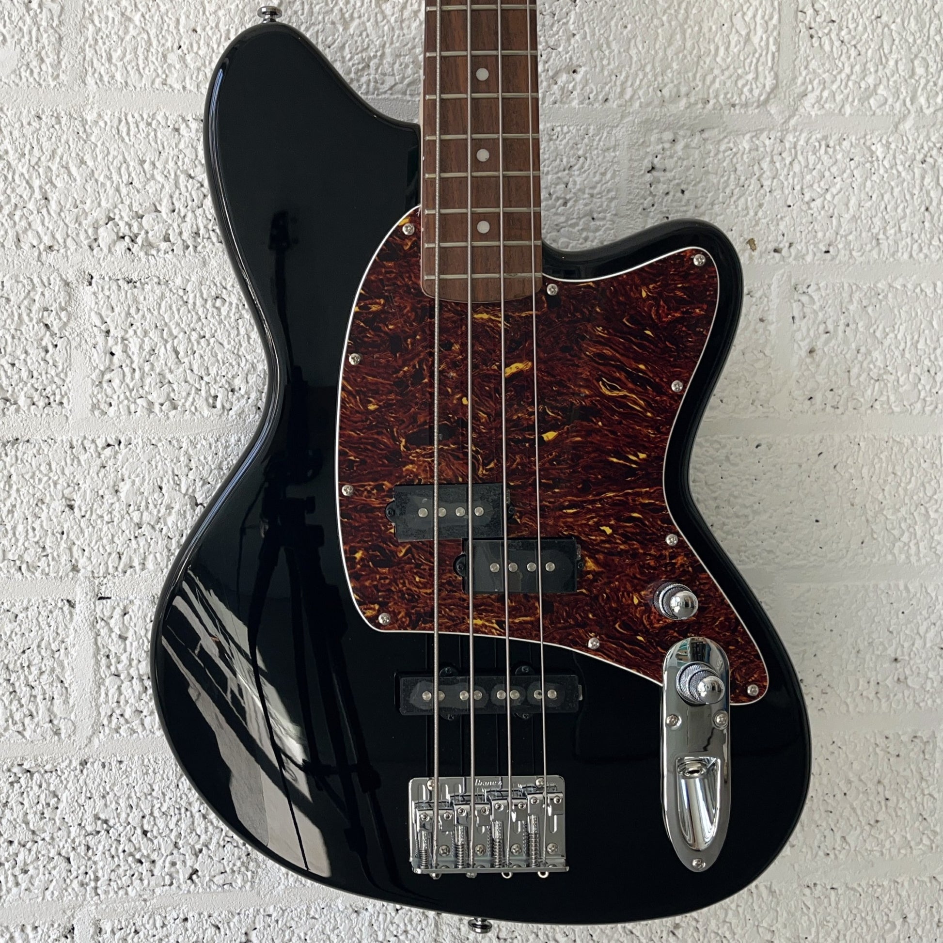 Ibanez TMB100 Talman electric bass in Black body closeup