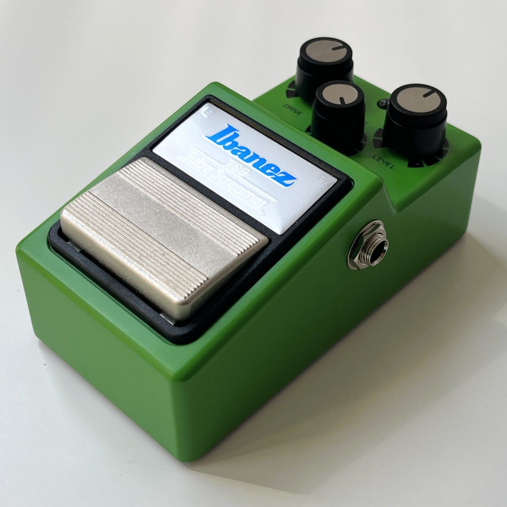 ibanez ts9 tube screamer angled view right