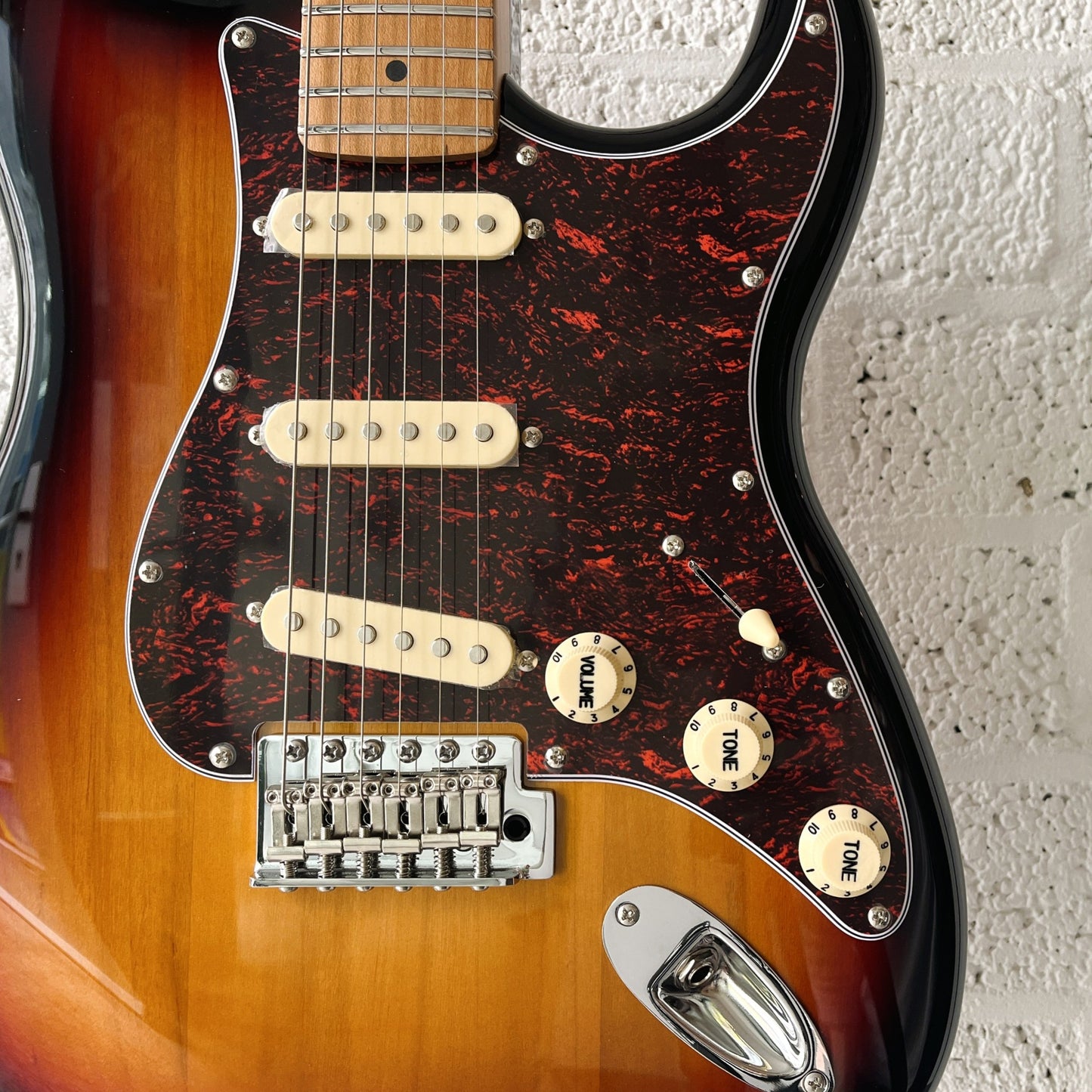 jet js300 electric guitar sunburst body extra close