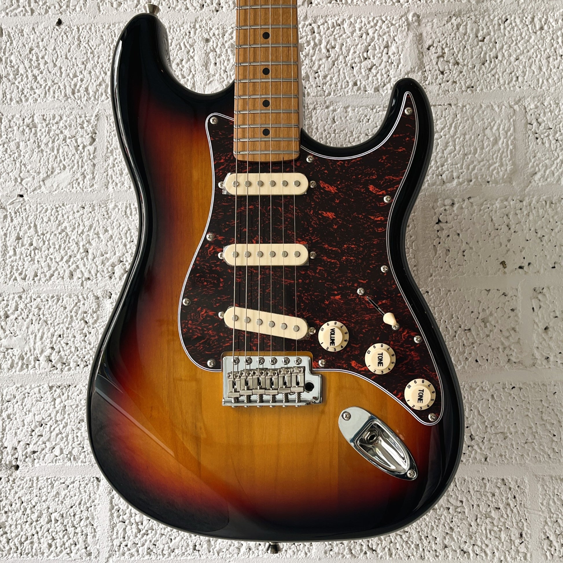 jet js300 electric guitar sunburst body closeup