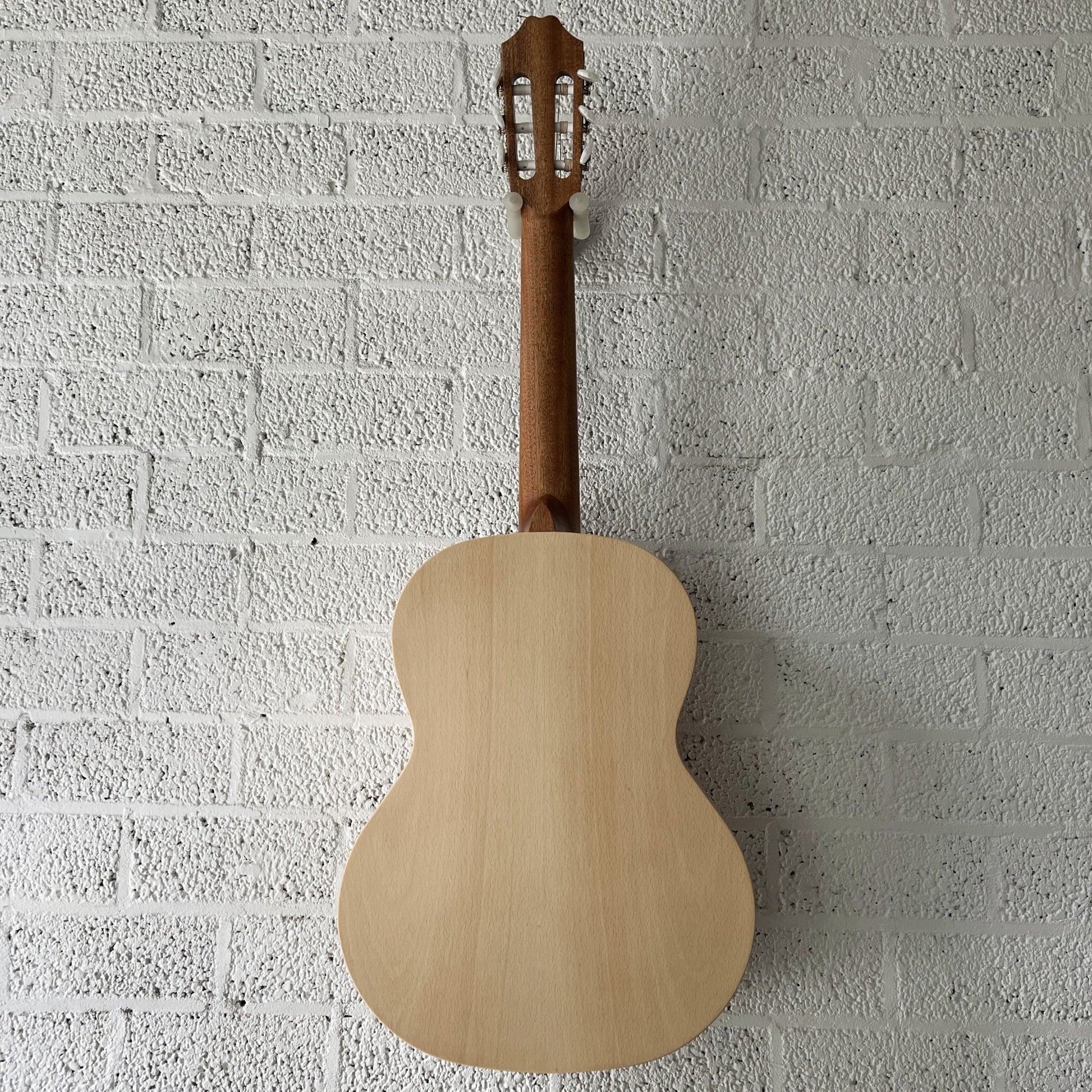 juan salvador 1cs classical guitar senorita back view