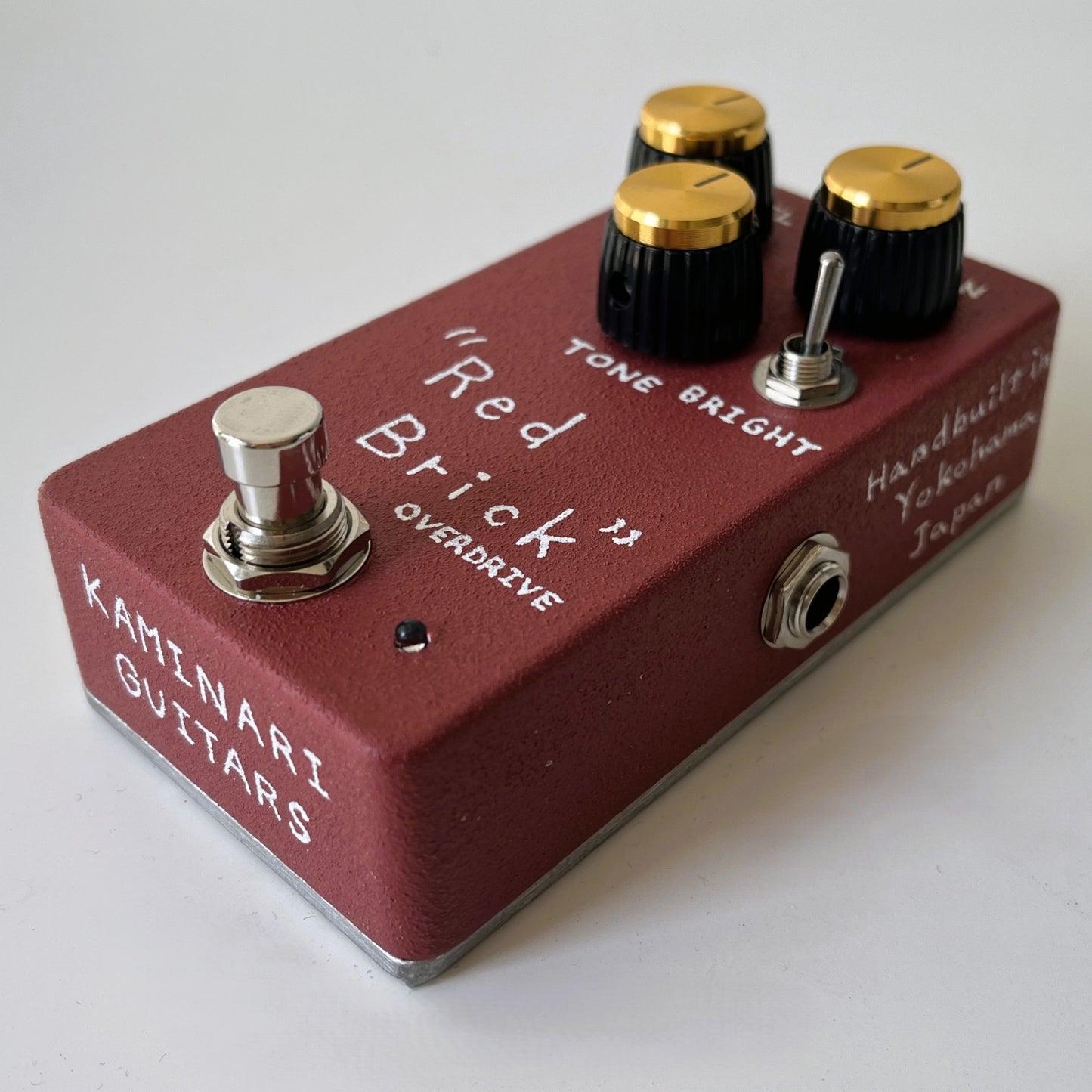 kaminari red brick overdrive pedal – japanese boutique mid-gain overdrive - angled right