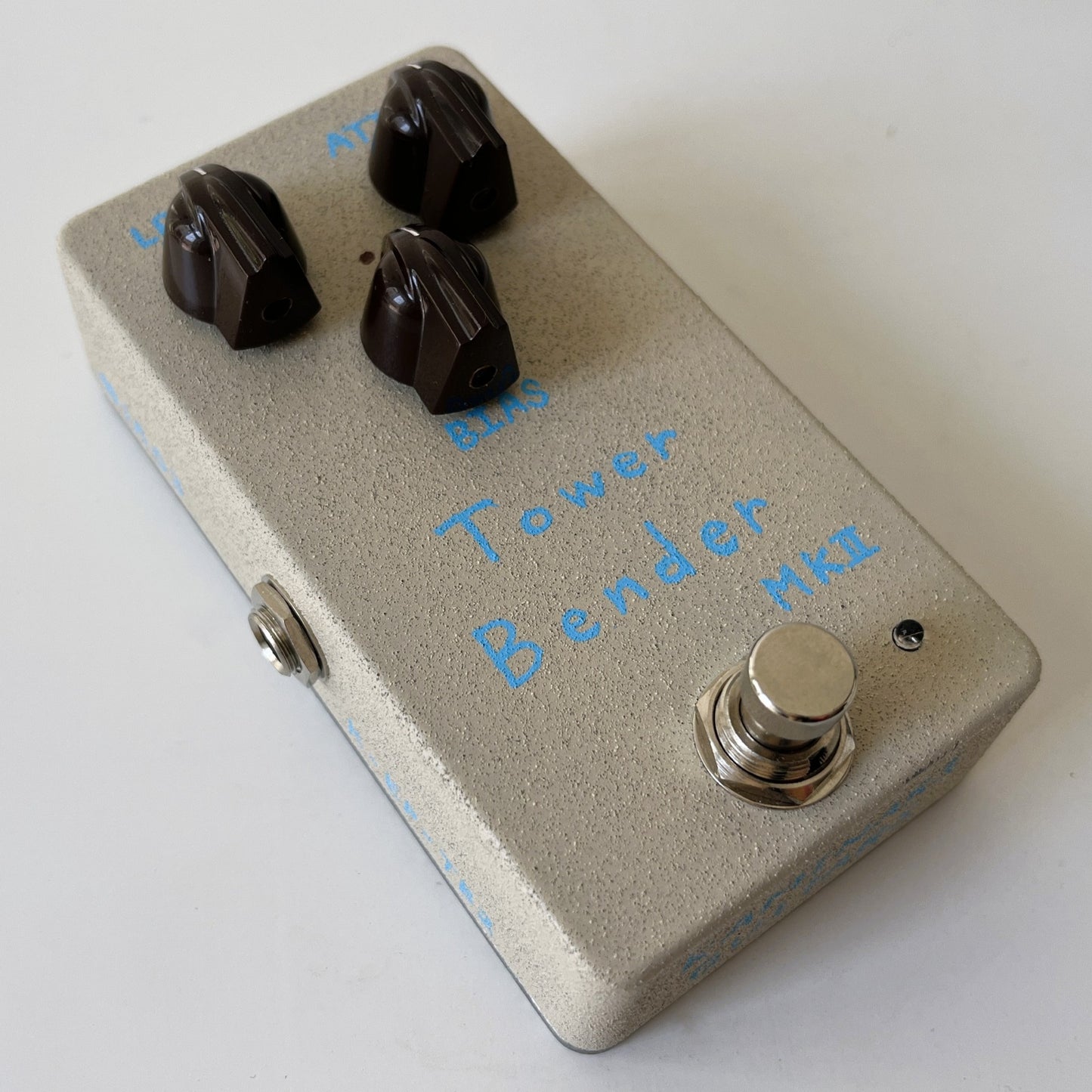 kaminari tower bender mkii pedal – vintage-style mkii fuzz handmade in japan - angled left
