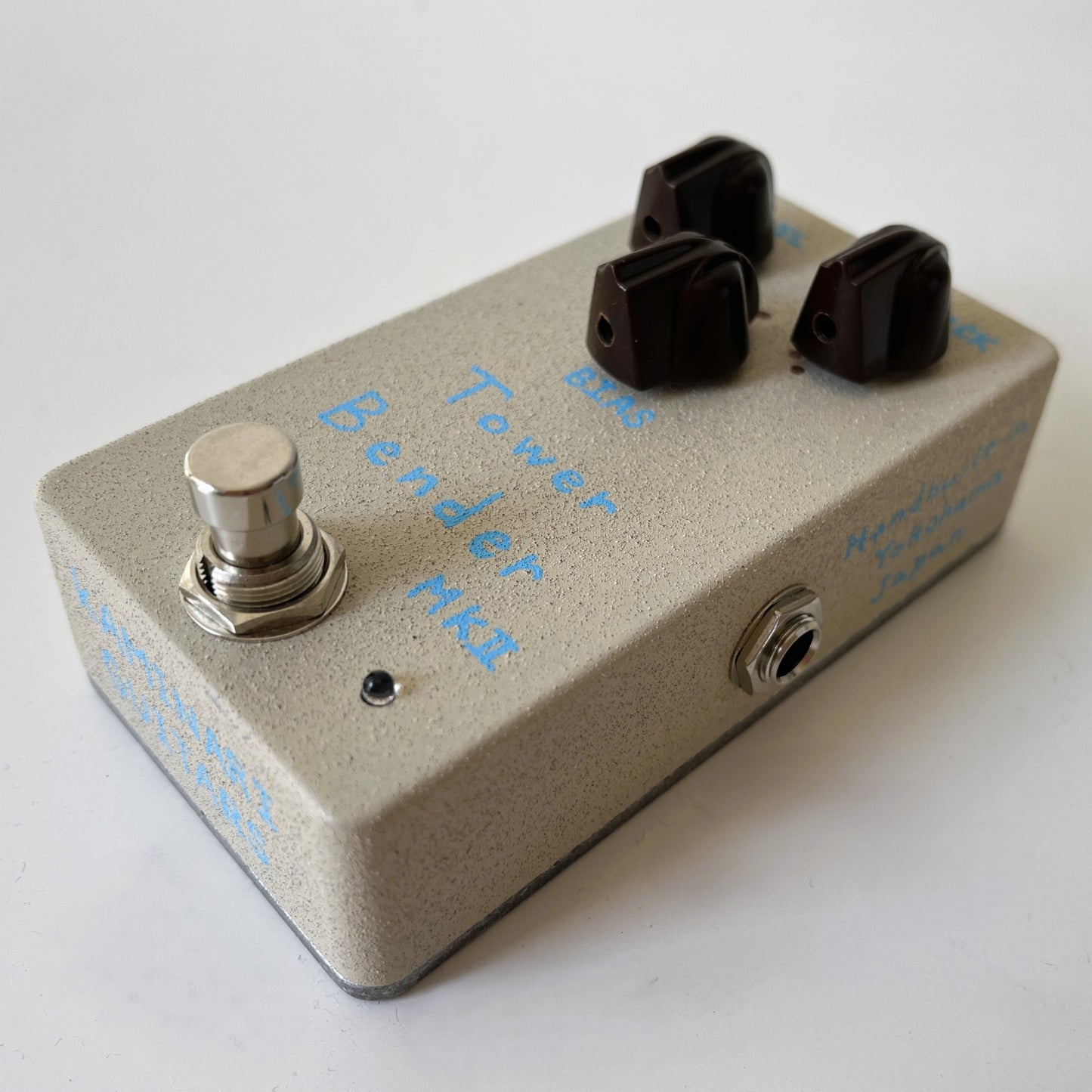 kaminari tower bender mkii pedal – vintage-style mkii fuzz handmade in japan - angled right