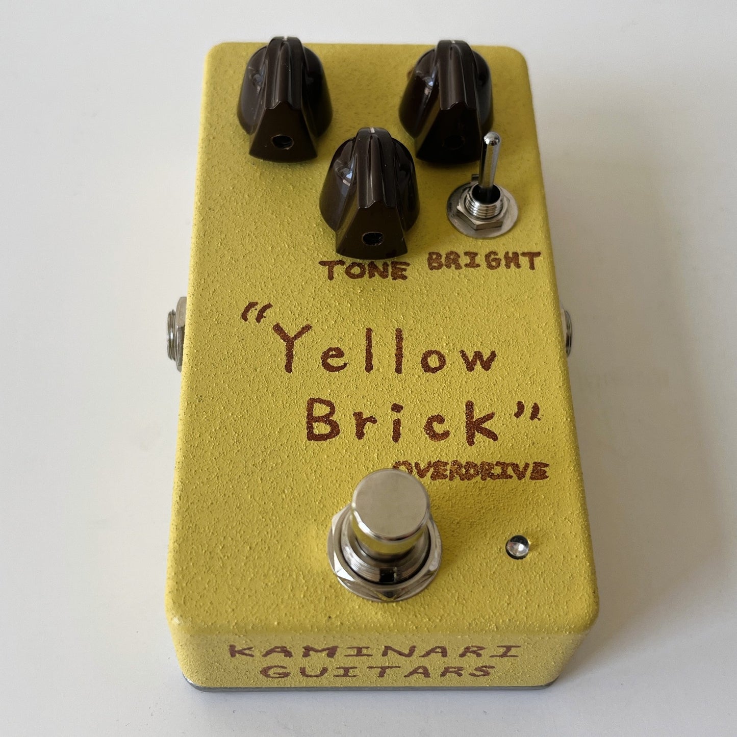 kaminari yellow brick overdrive pedal – bright and articulate boutique drive - top front view