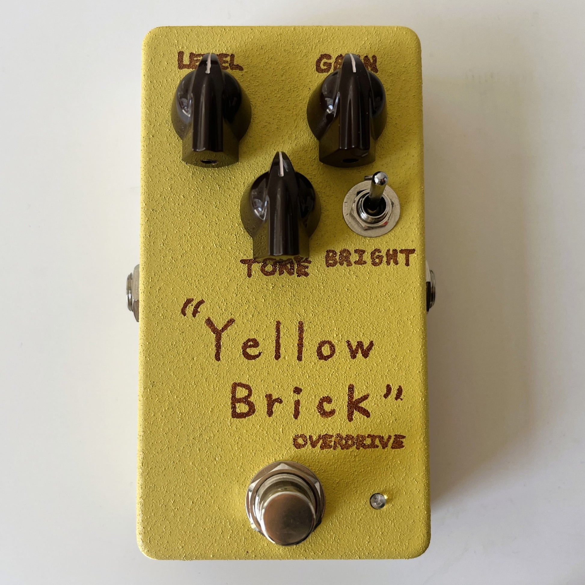 kaminari yellow brick overdrive pedal – bright and articulate boutique drive - top view