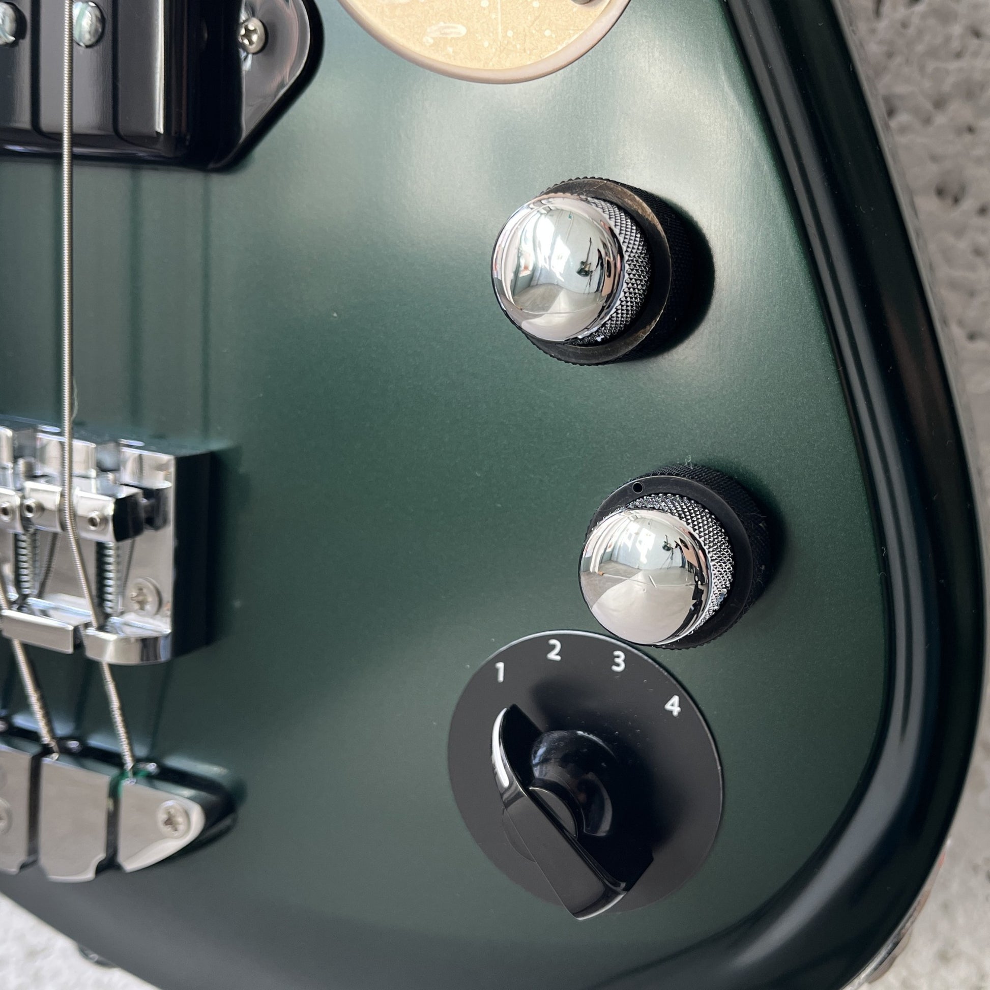 oopegg stormbreaker bass dark green controls