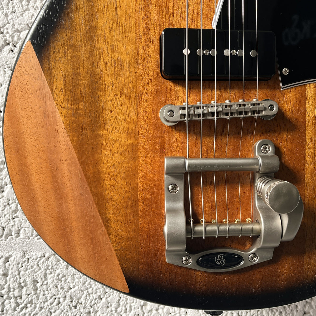oopegg trailbreaker limited edition tobacco burst bridge vibrato arm contour