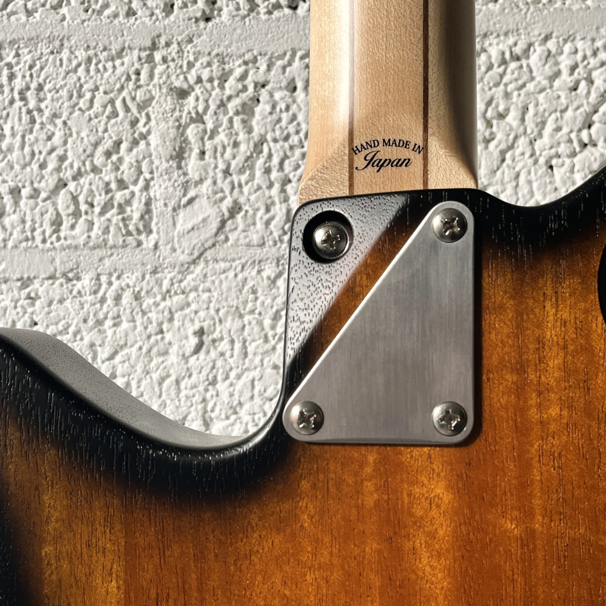 oopegg trailbreaker limited edition tobacco burst neck plate