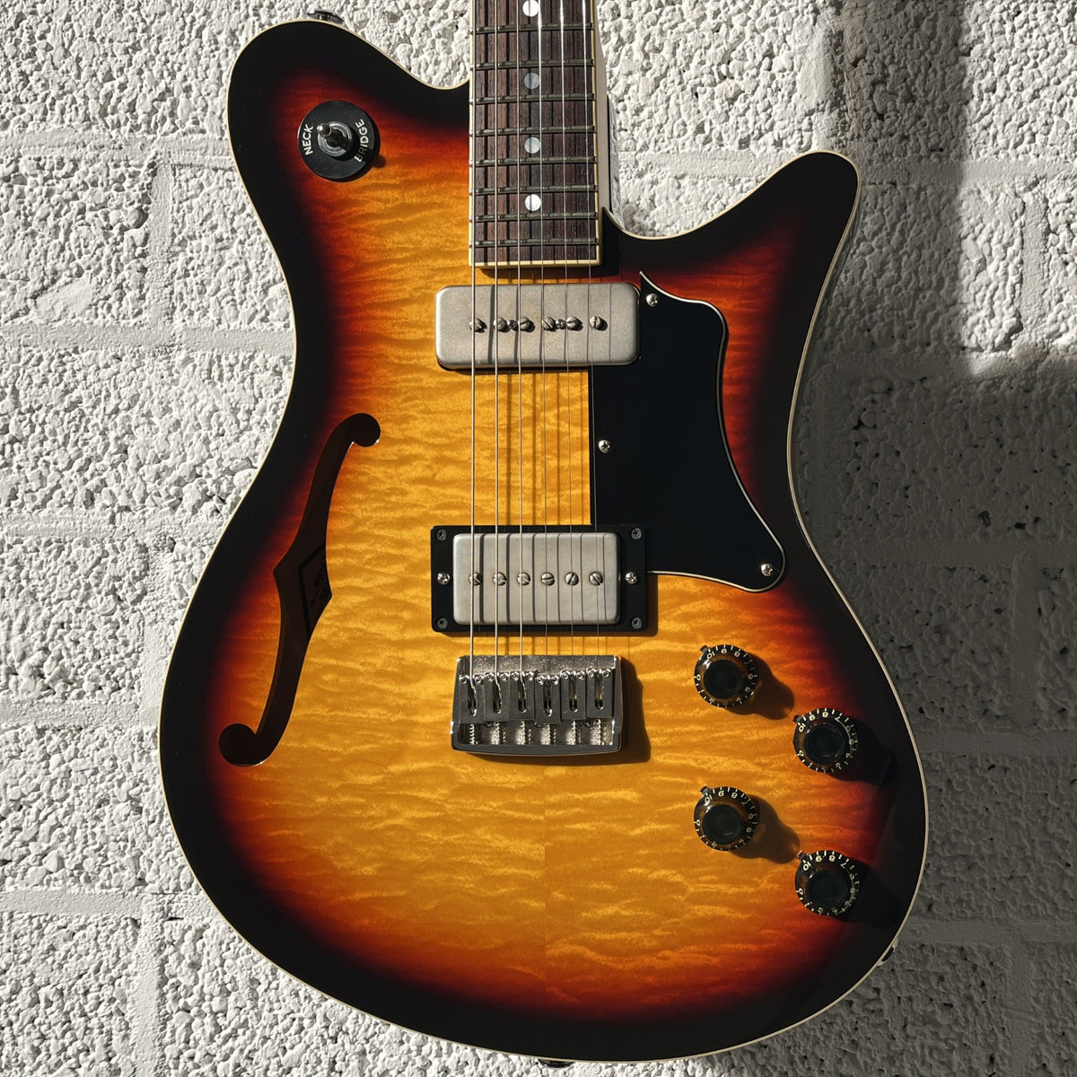 oopegg trailbreaker mk2 limited edition 3-tone sunburst body closeup