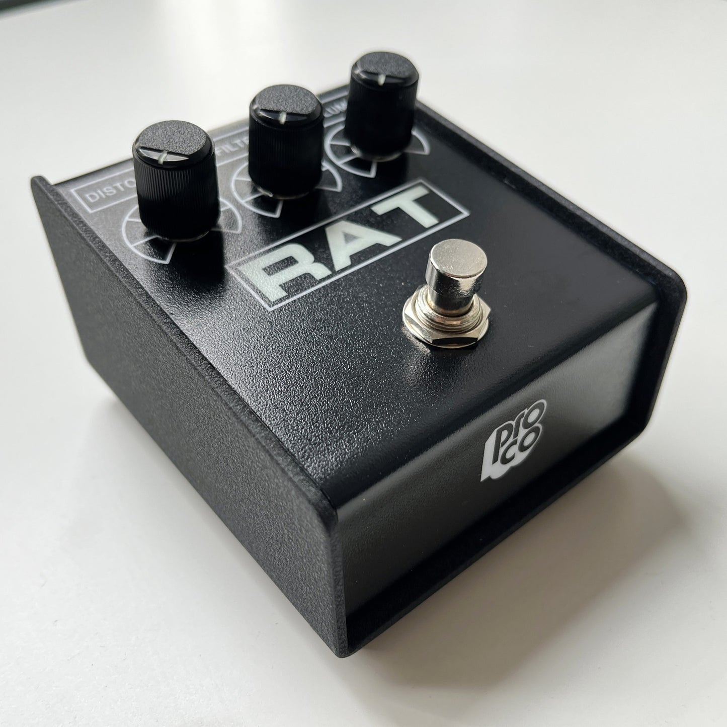 proco rat 2 distortion angled view left