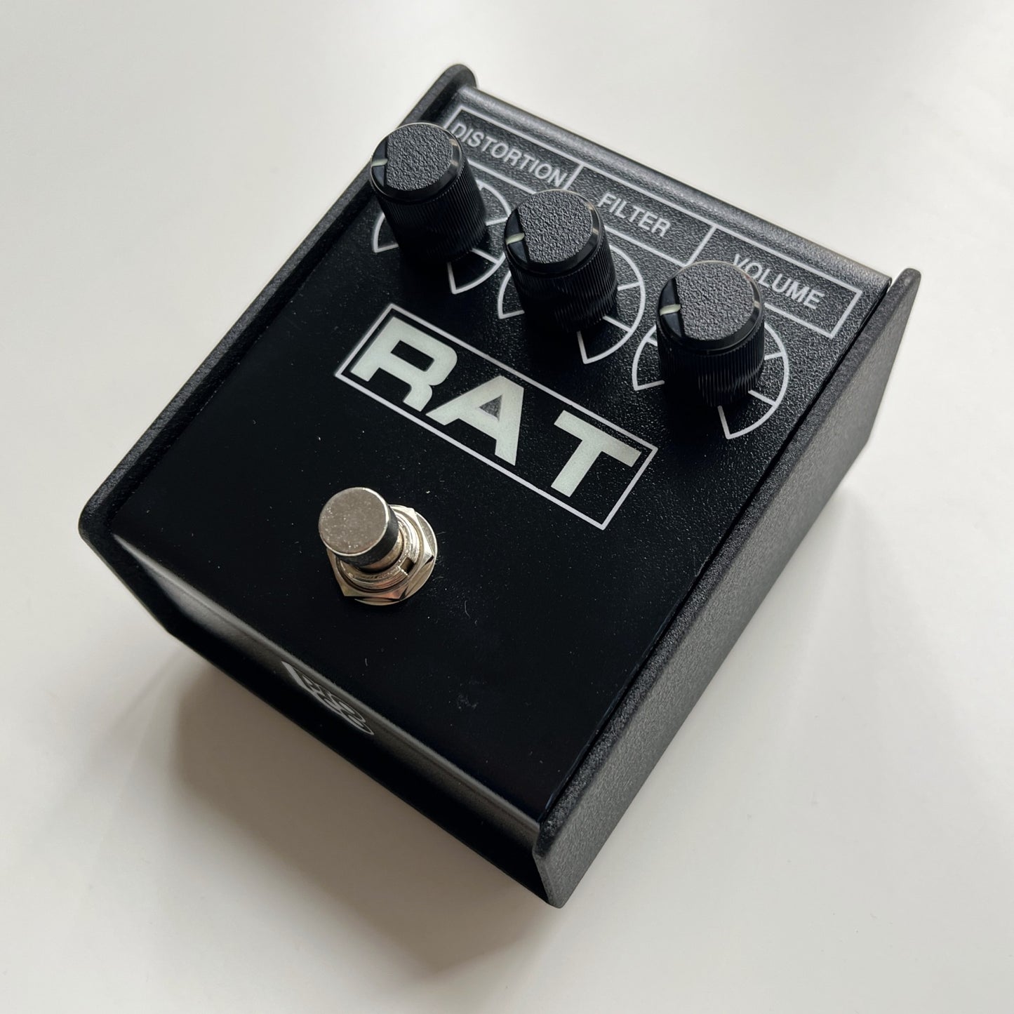 proco rat 2 distortion angled view right