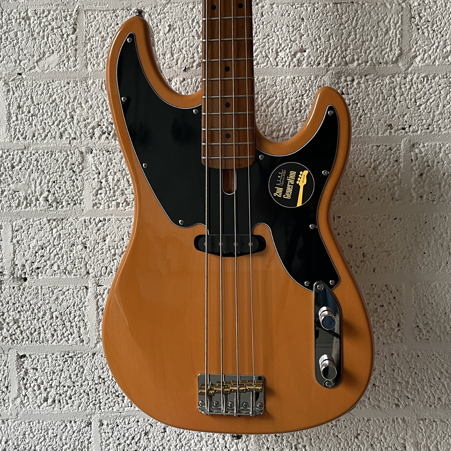 sire marcus miller d5 butterscotch blonde electric bass body closeup