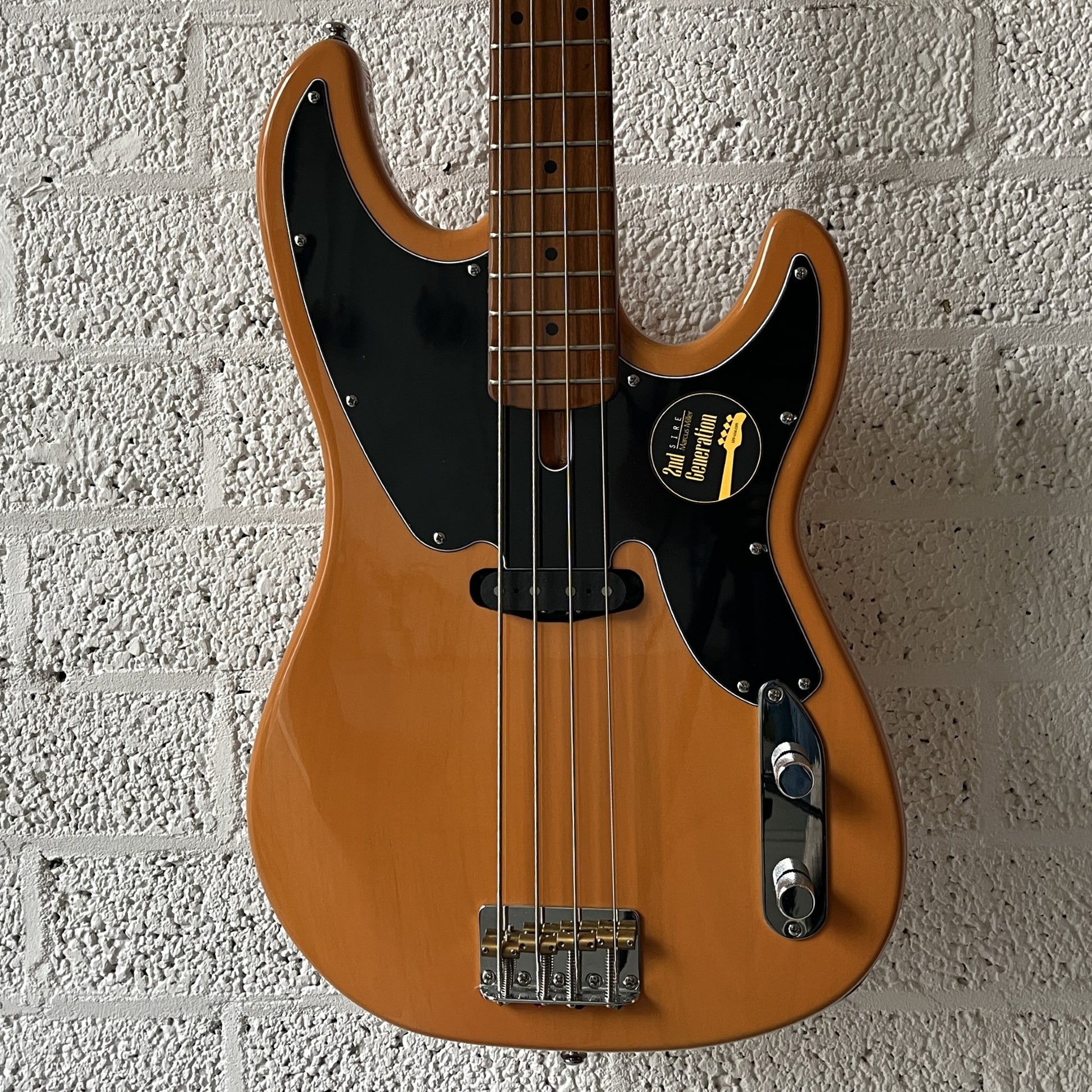 sire marcus miller d5 butterscotch blonde electric bass body closeup