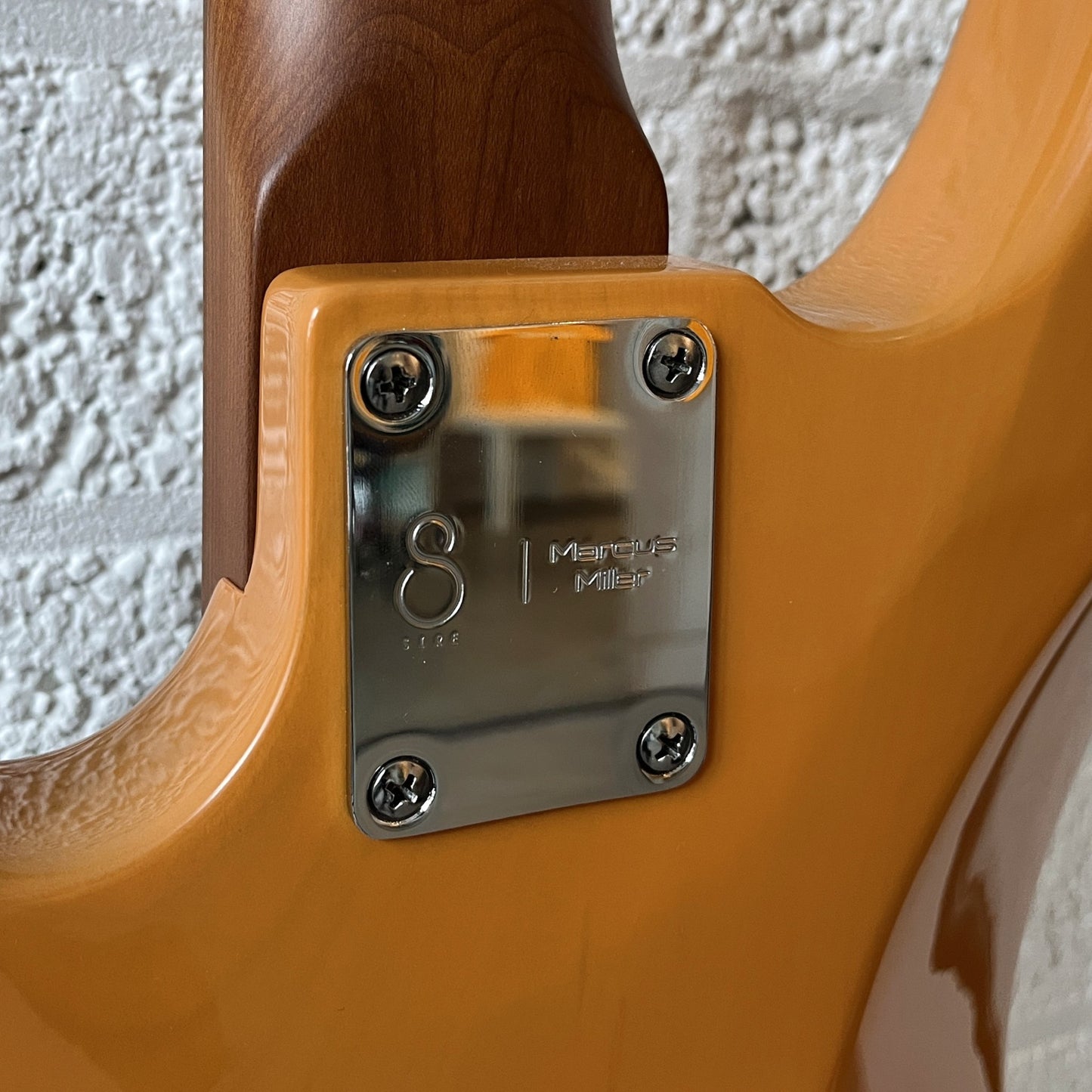 sire marcus miller d5 butterscotch blonde electric bass neck plate