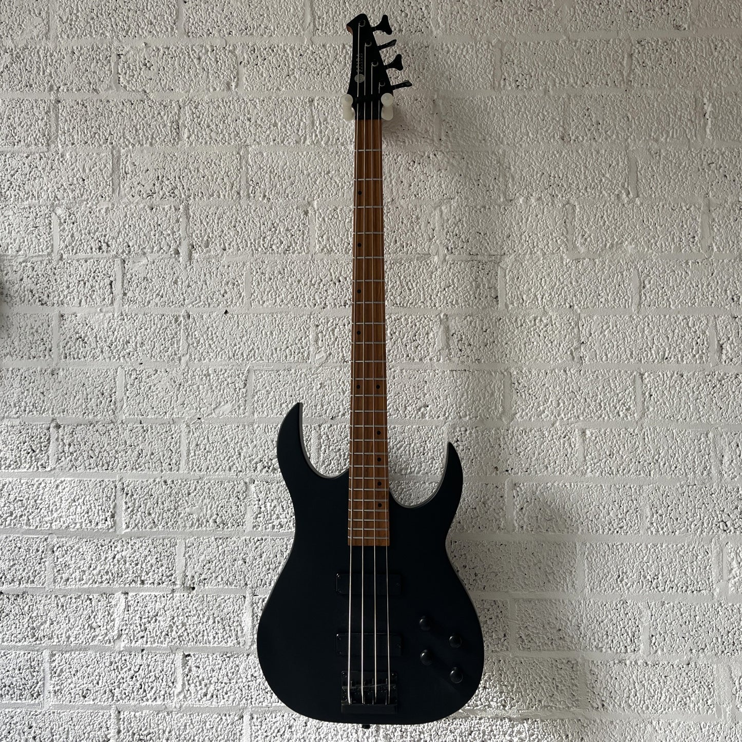 spira b400 mbk satin black active electric bass