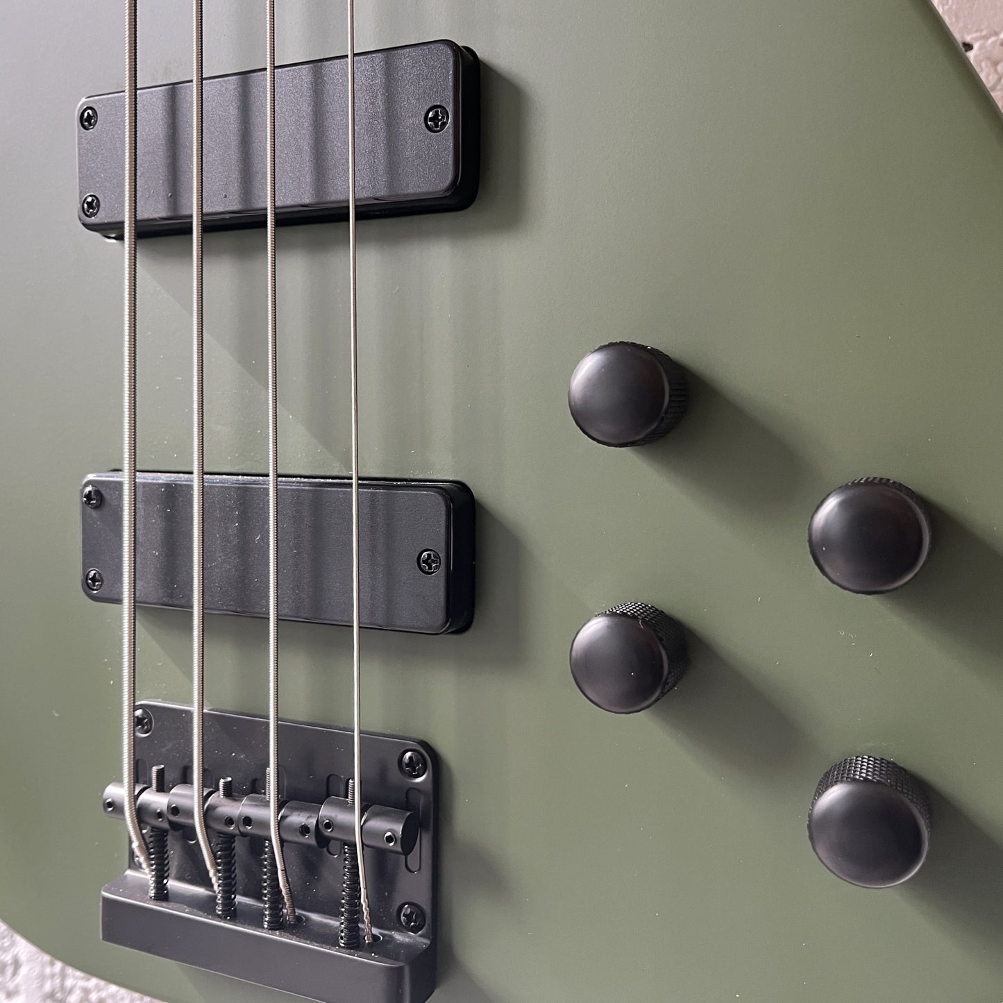 spira b400 dgr dark green active electric bass controls