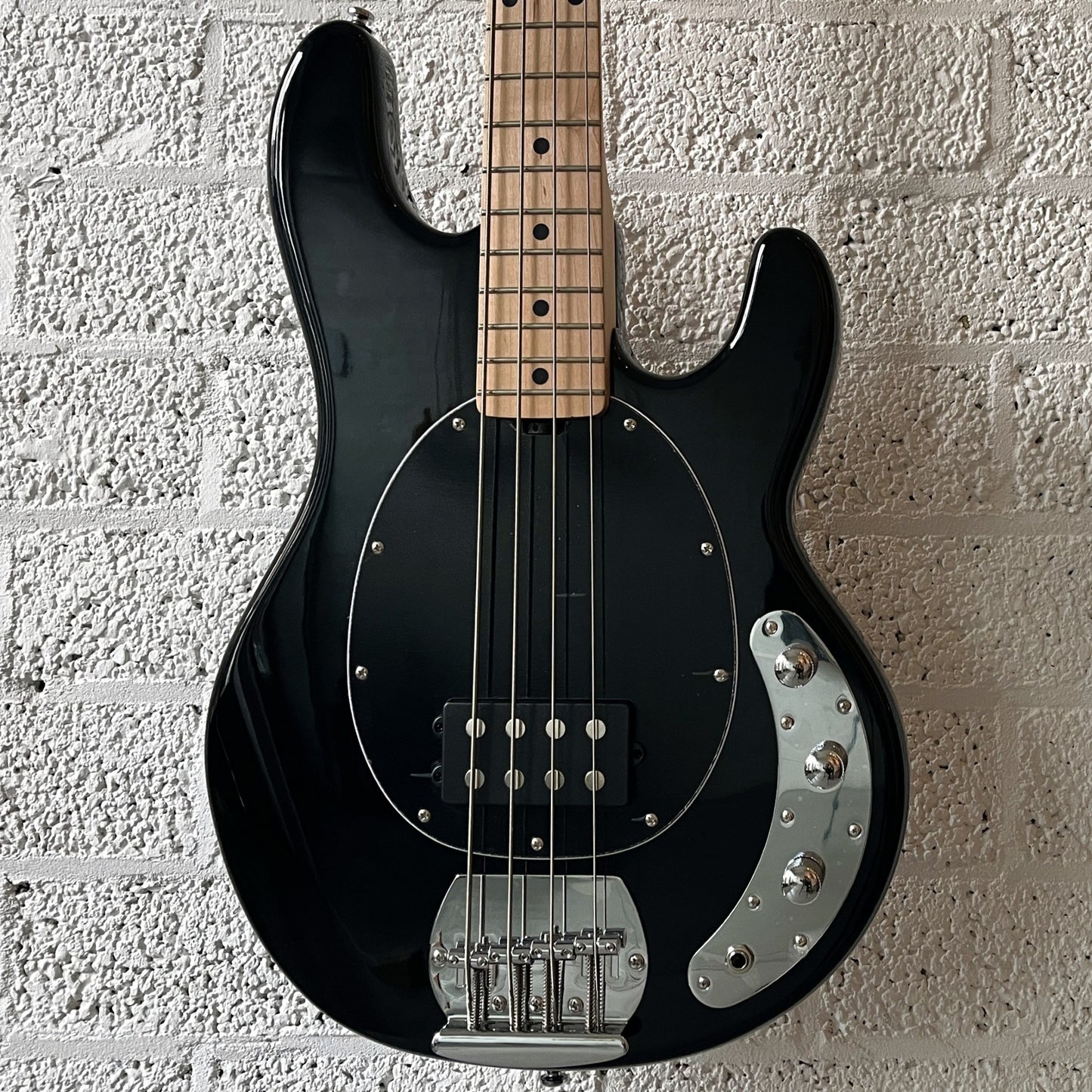 sterling by music man sub series stingray ray4 black body closeup