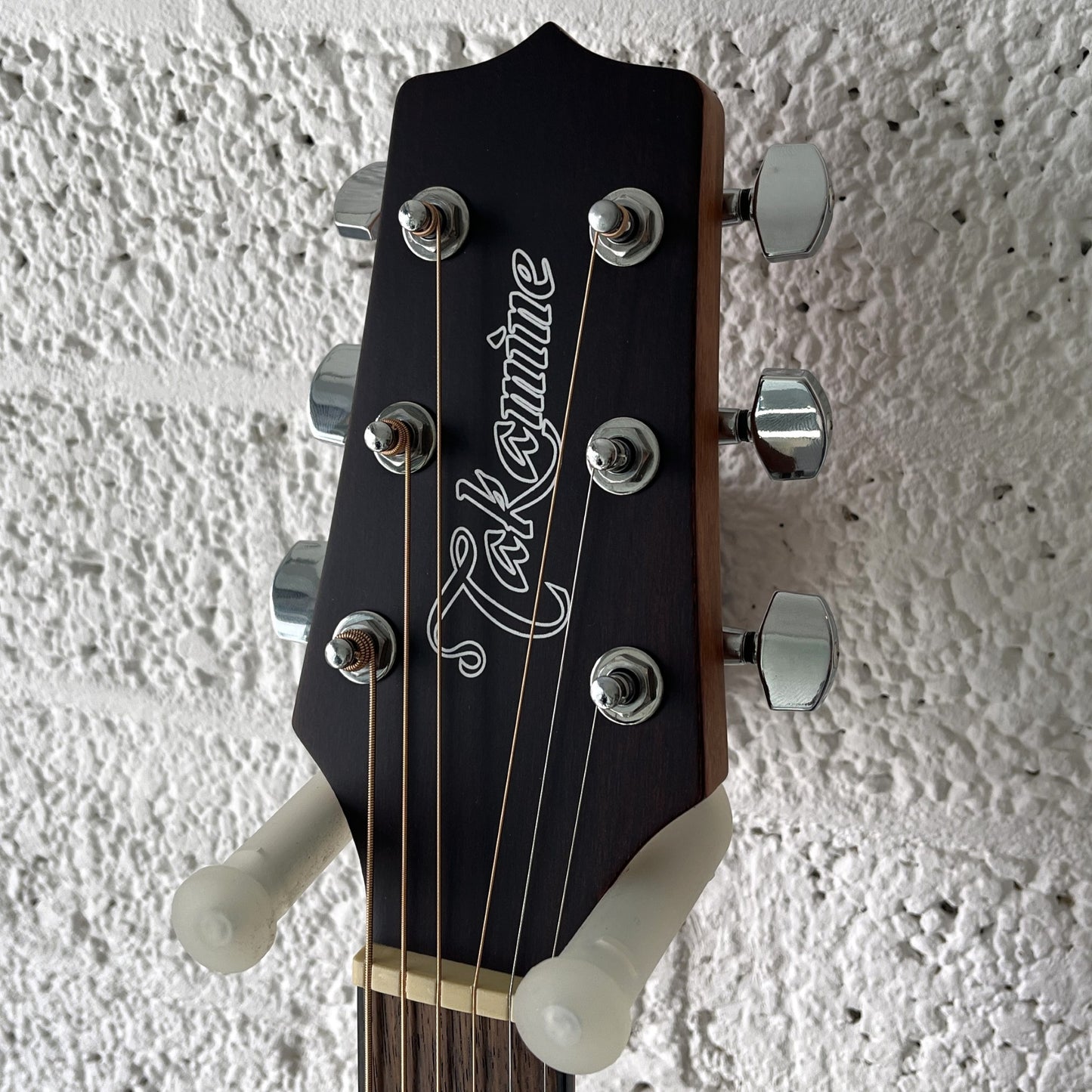 takamine gd11mns dreadnought acoustic guitar headstock