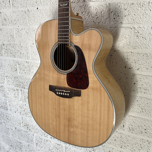 takamine gj72ce electro acoustic jumbo guitar natural angled right