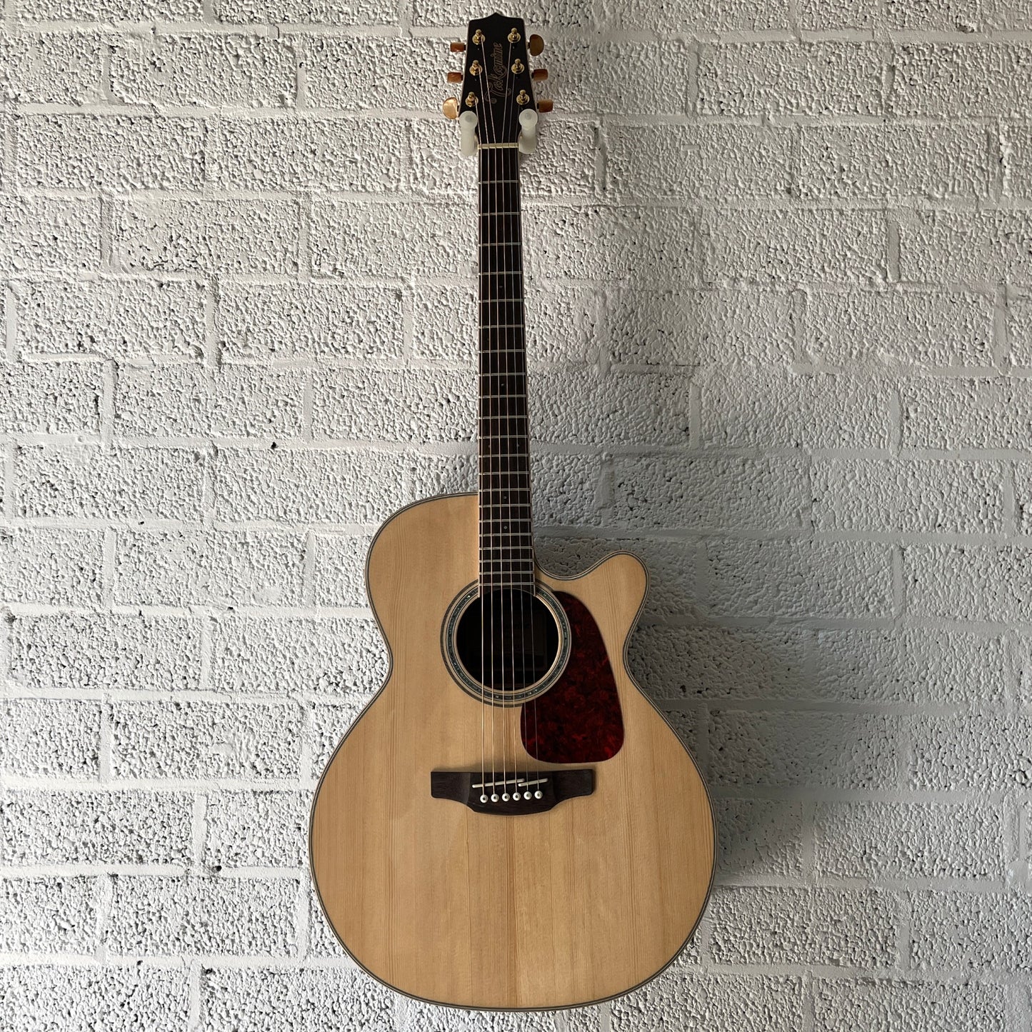 takamine gn71cenat auditorium guitar