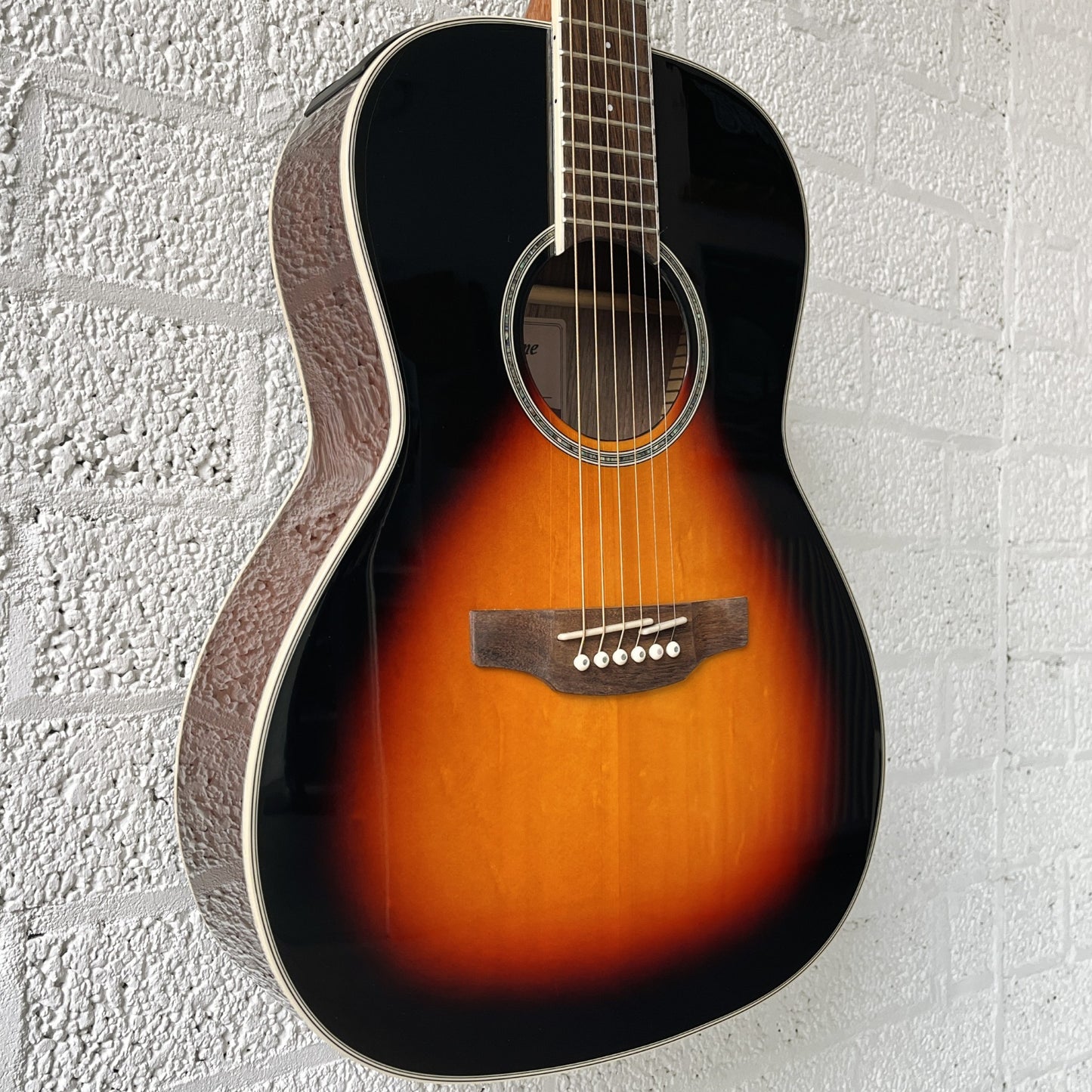 takamine gy51ebsb new yorker guitar sunburst body angled view