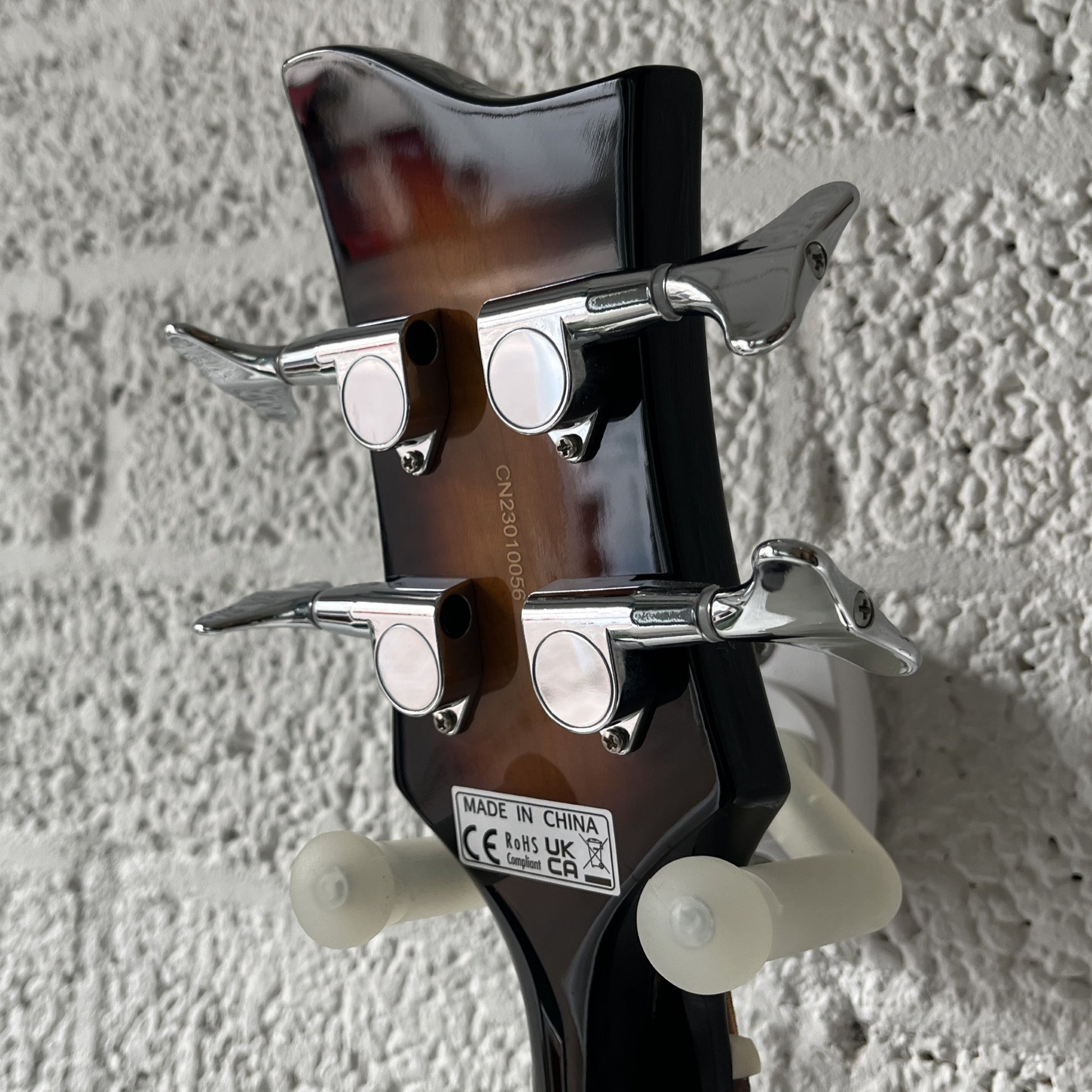 tokai vb68 vintage sunburst violin bass headstock back view